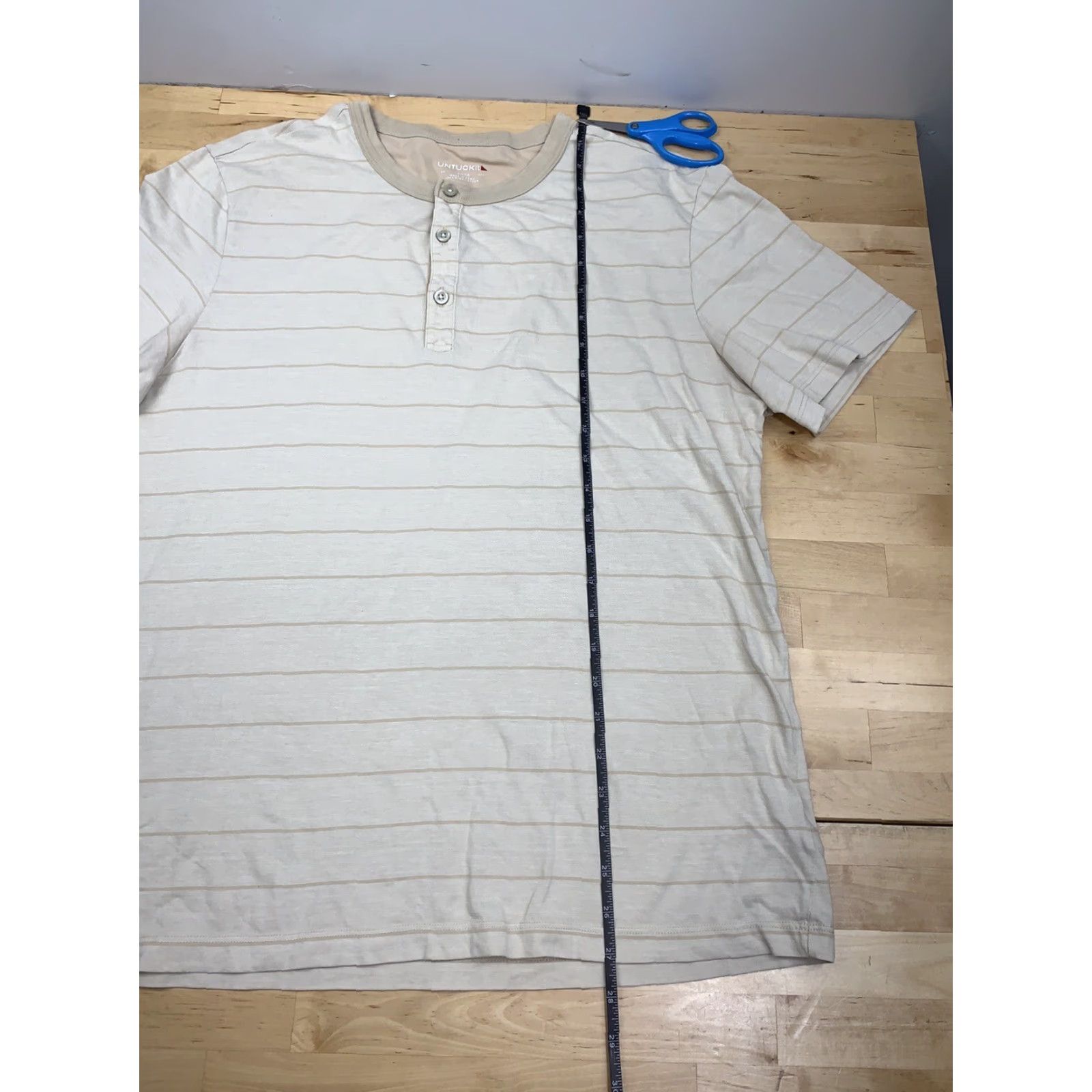 UNTUCKit UNTUCKit Henley T Shirt Striped Mens L Beige #7889 Size US L / EU 52-54 / 3 - 4 Thumbnail