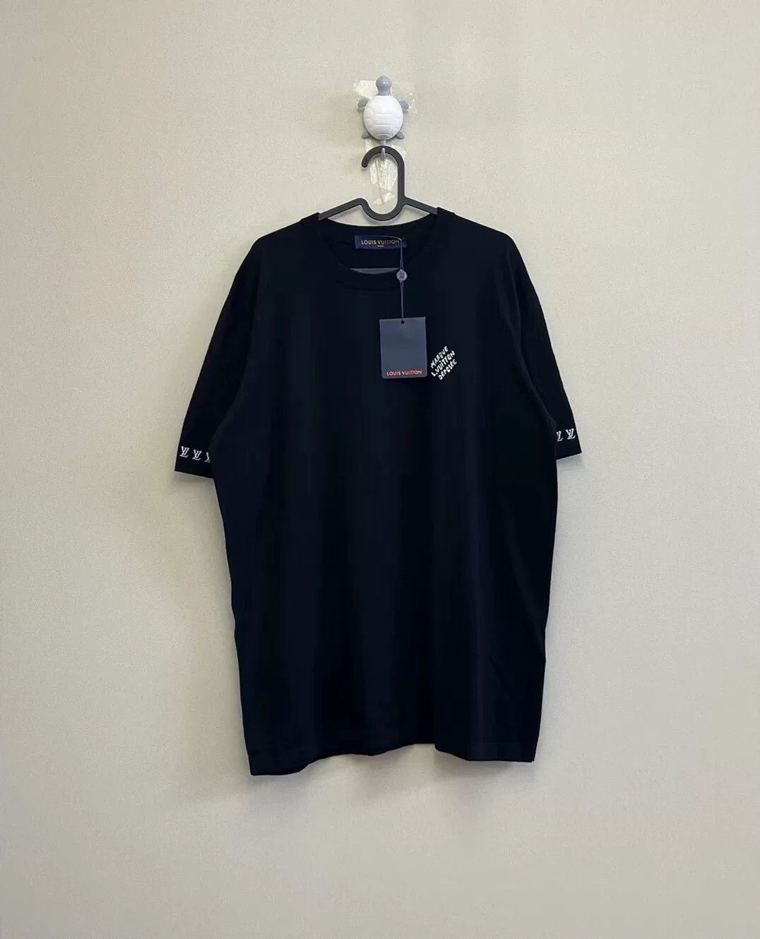 Louis Vuitton louis vuitton black embroidered logo knit tee Size US XL / EU 56 / 4 - 1 Thumbnail