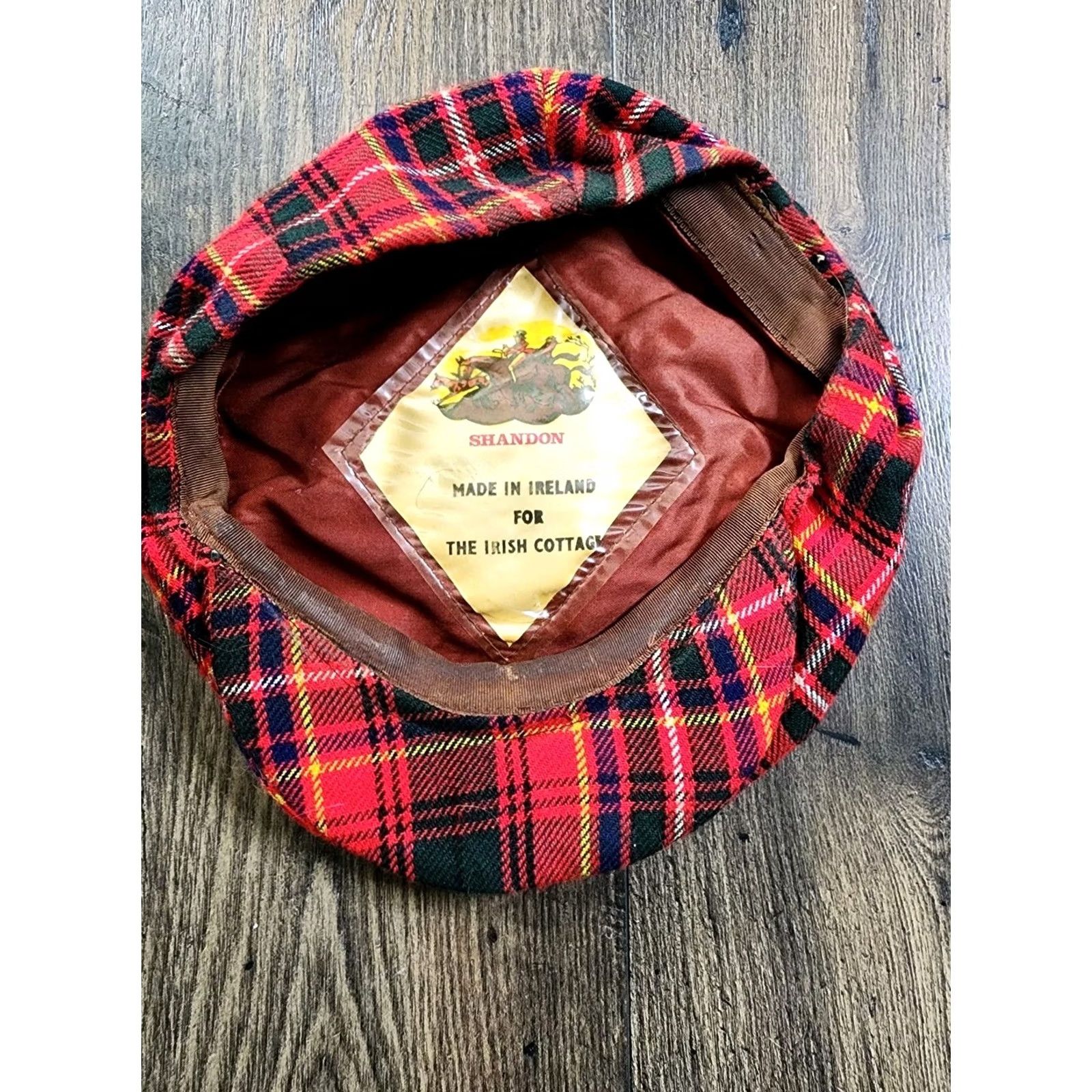 Vintage VINTAGE Shandon Flat Cap Wool Ireland Red 7 1/2 Men Hats Boys Mens Adults Grandpas Cap Size ONE SIZE - 7 Thumbnail