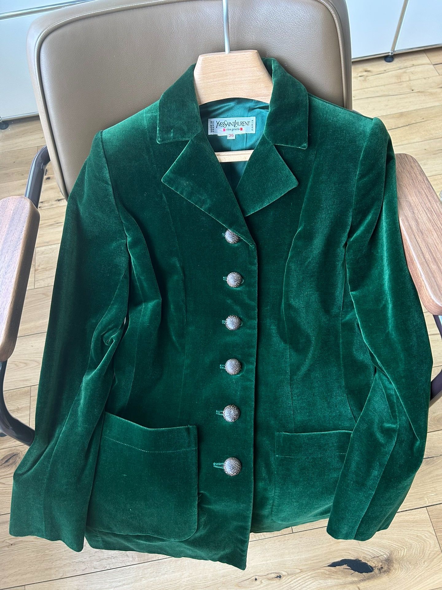 Saint Laurent Paris Saint Laurent Vintage Green Velvet Blazer Size XS / US 0-2 / IT 36-38 - 1 Thumbnail