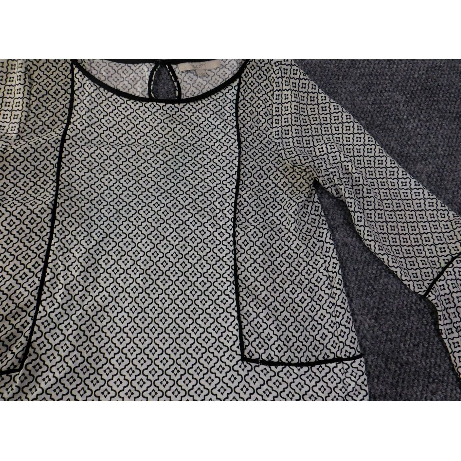 Loft LOFT Blouse Womens S White Geometric Bell Sleeve Round Neck Pullover Knit Rayon Sheer Lightweight Casual Regular Basic Short Sleeve? Size S / US 4 / IT 40 - 5 Thumbnail