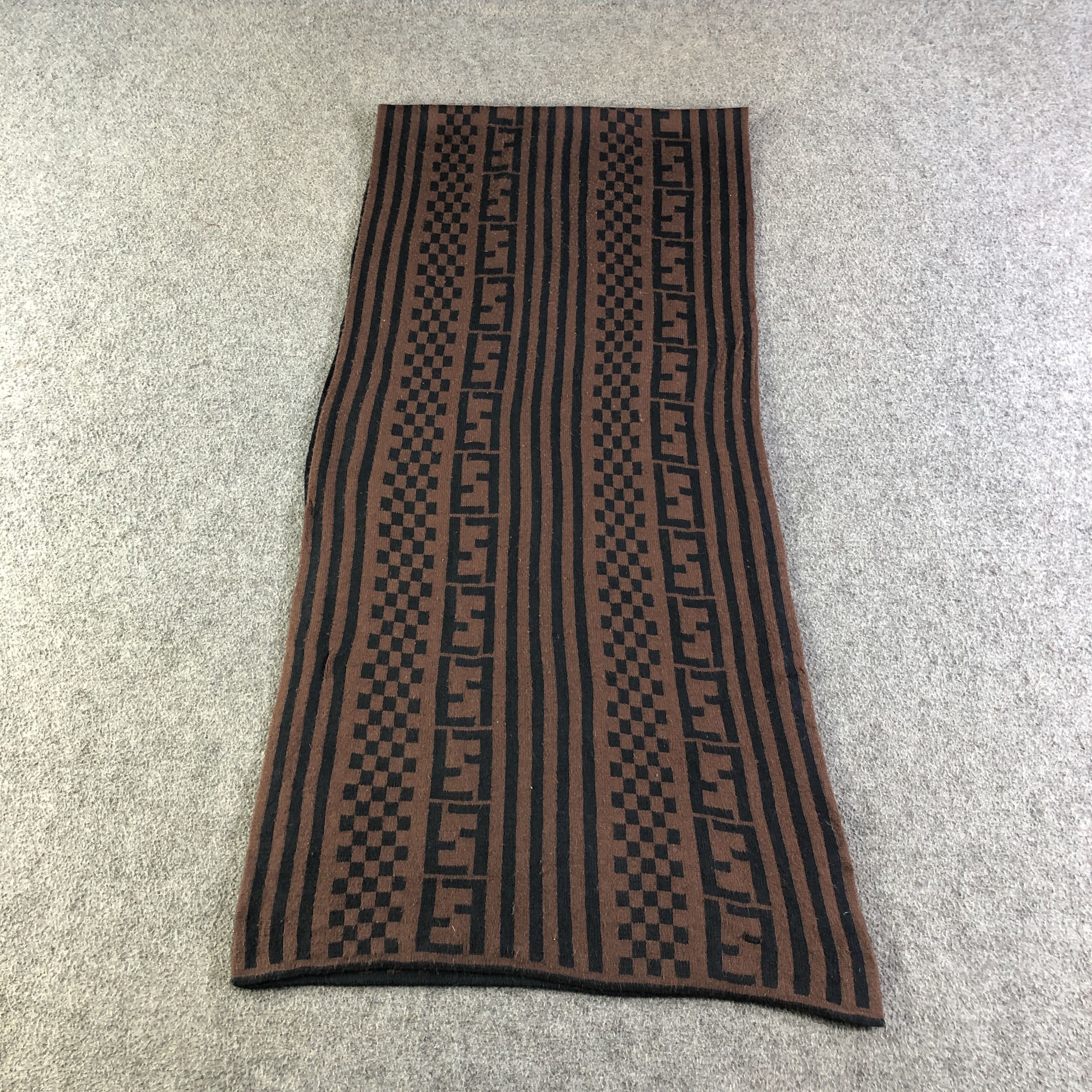 Fendi Fendi FF Monogram Tartan Wool Scarf Muffler V2685 Size ONE SIZE - 2 Thumbnail