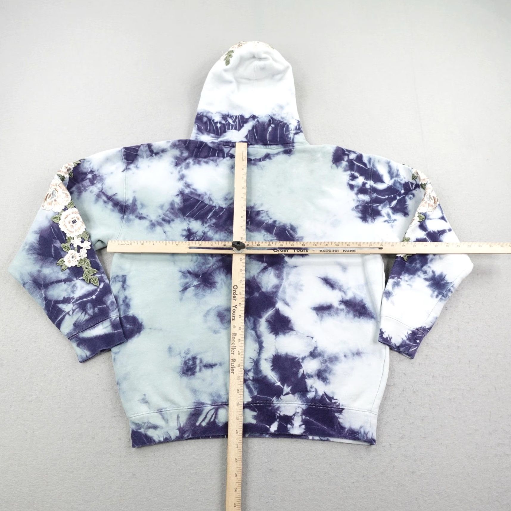 Vintage Civil Regime Hoodie Medium Blue Tie Dye Floral Embroidered Pullover Sweatshirt Size US M / EU 48-50 / 2 - 6 Thumbnail