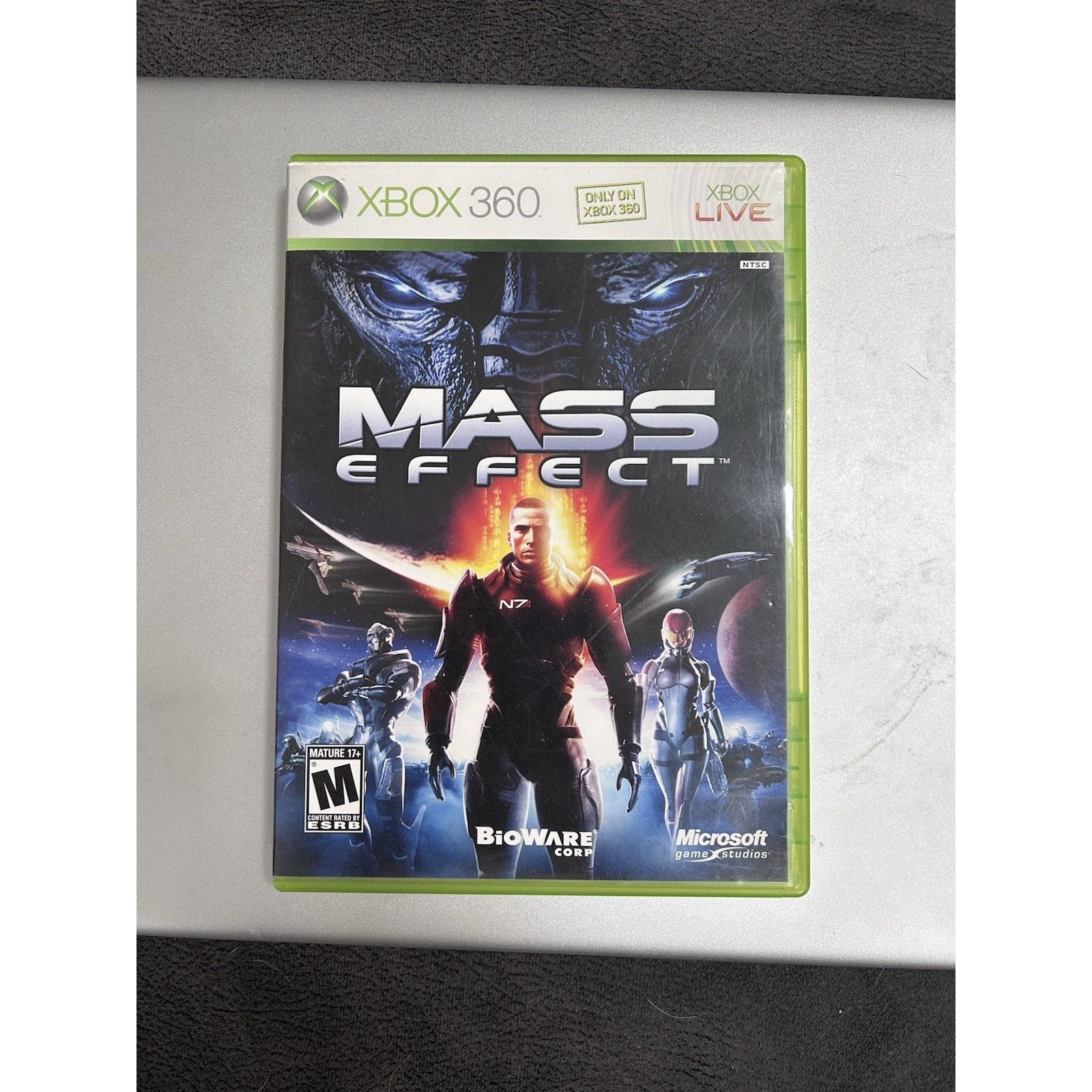 Microsoft Mass Effect (Microsoft Xbox 360, 2007) Size 26 - 1 Thumbnail