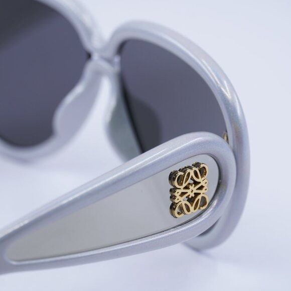 Loewe Loewe LW40132I 24C Sunglasses Grey Aviator Frame Size ONE SIZE - 5 Thumbnail
