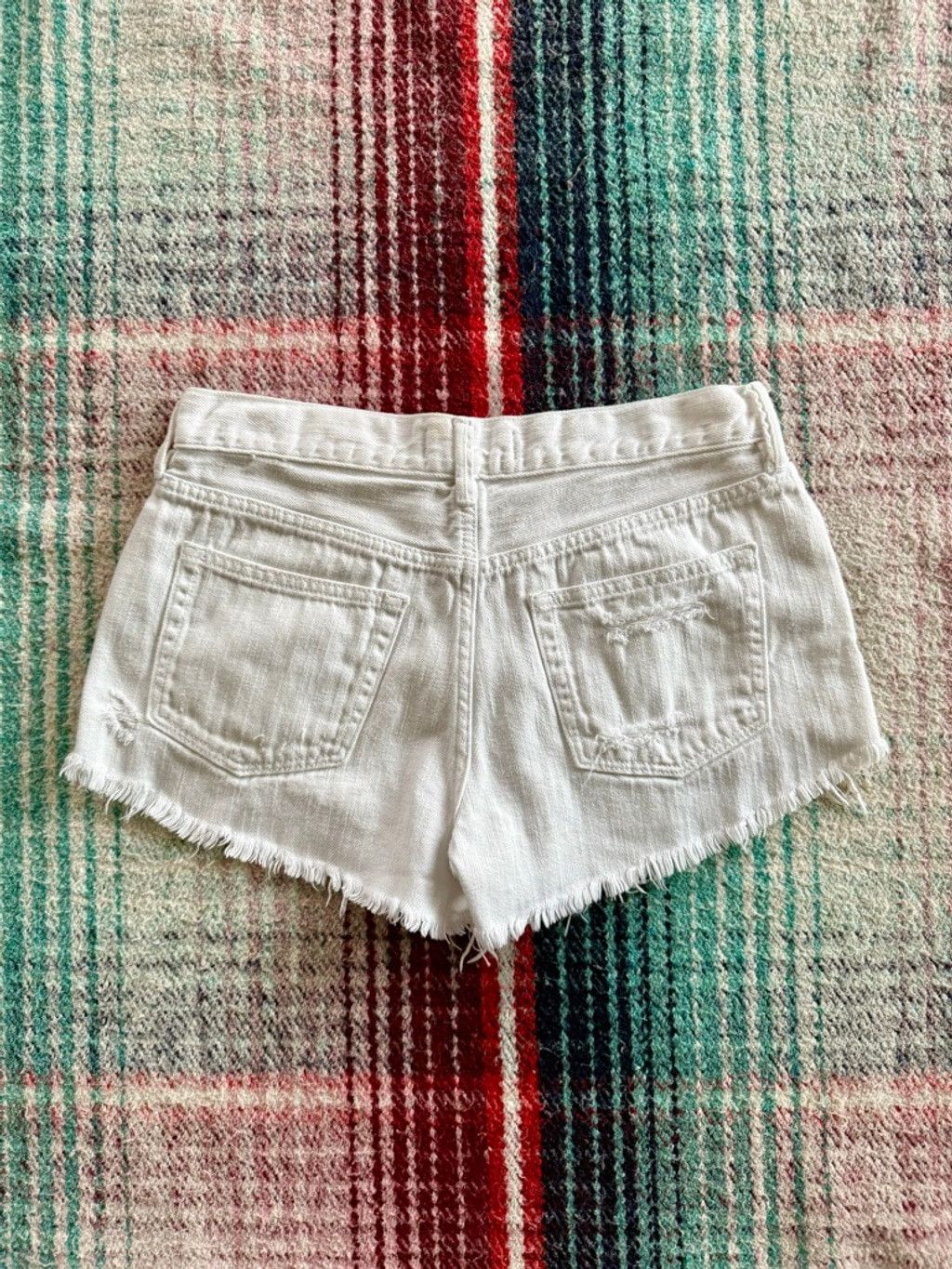 Free People Women's Free People White Distressed Jean Shorts Size 26 Size 26" / US 2 / IT 38 - 4 Thumbnail