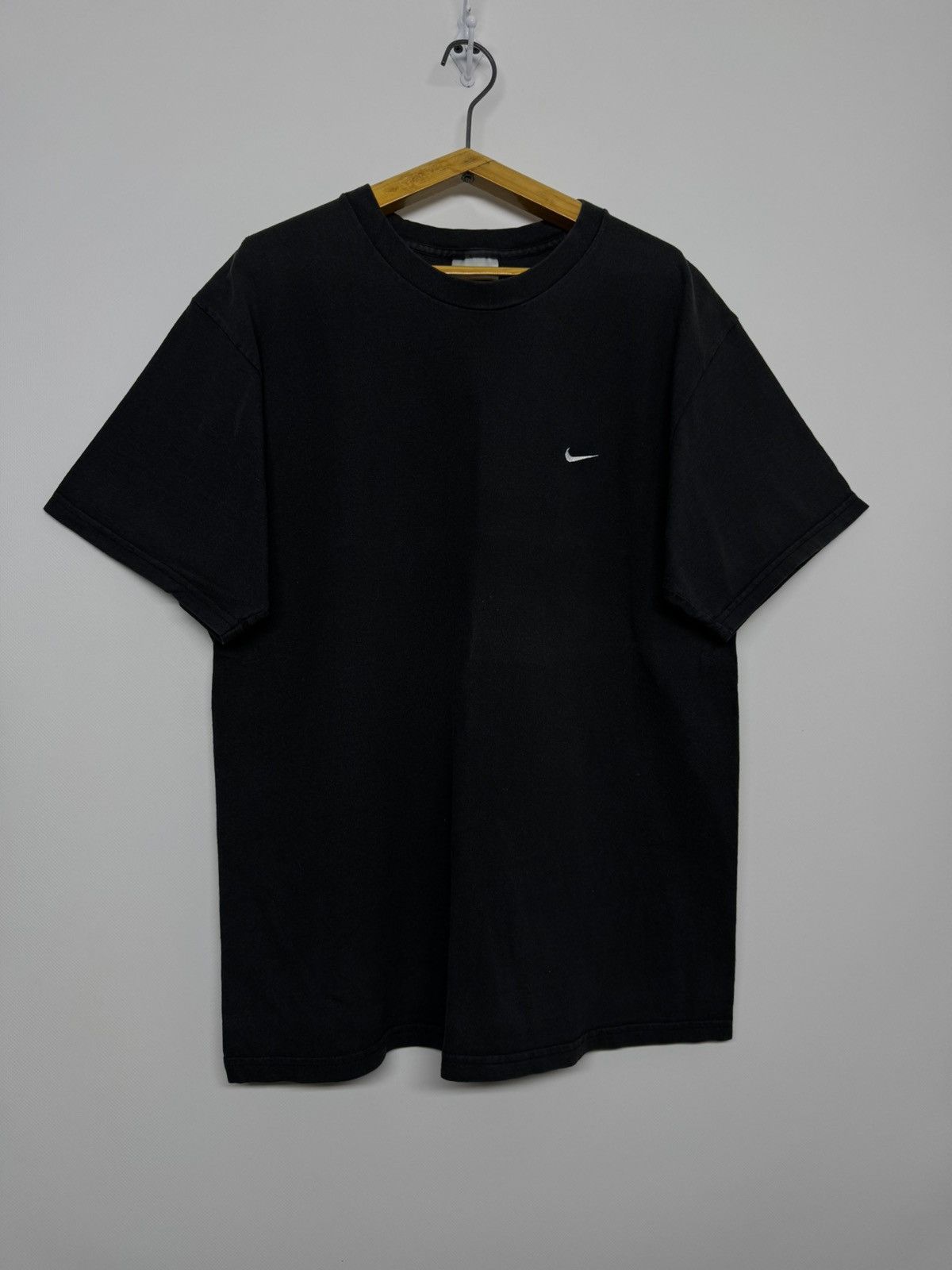 Nike Vintage Y2k Nike Swoosh Logo T-Shirt Size US M / EU 48-50 / 2 - 1 Thumbnail