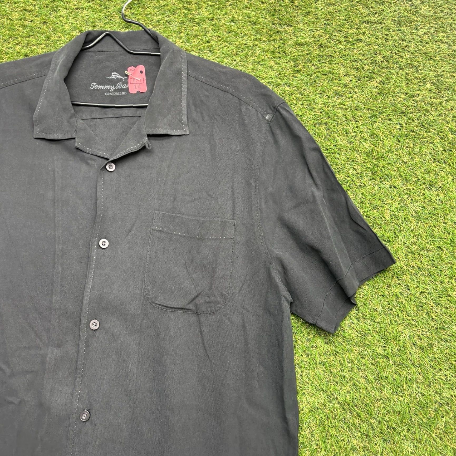 Tommy Bahama Tommy Bahama Silk Shirt Mens L Short Sleeve Relax Camp Hawaii Black Preppy Shirt Size US L / EU 52-54 / 3 - 3 Thumbnail