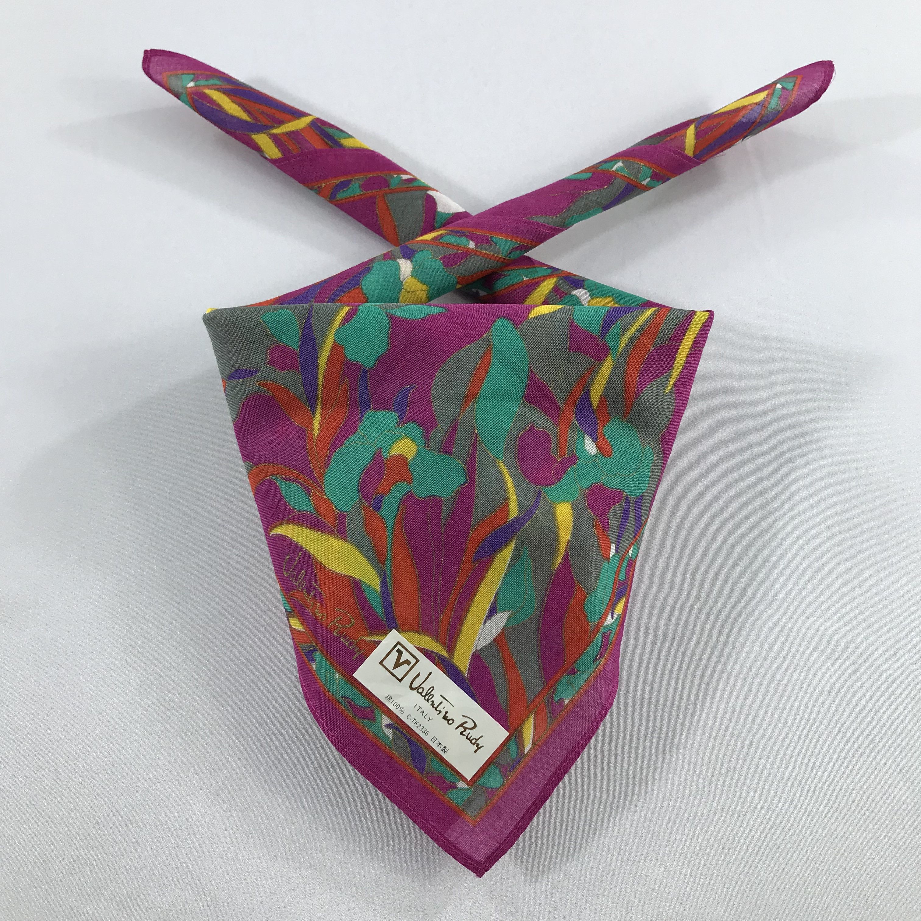 Vintage Valentino Rudy Bandana / Handkerchief / Neckerchief - S2129 Size ONE SIZE - 3 Thumbnail