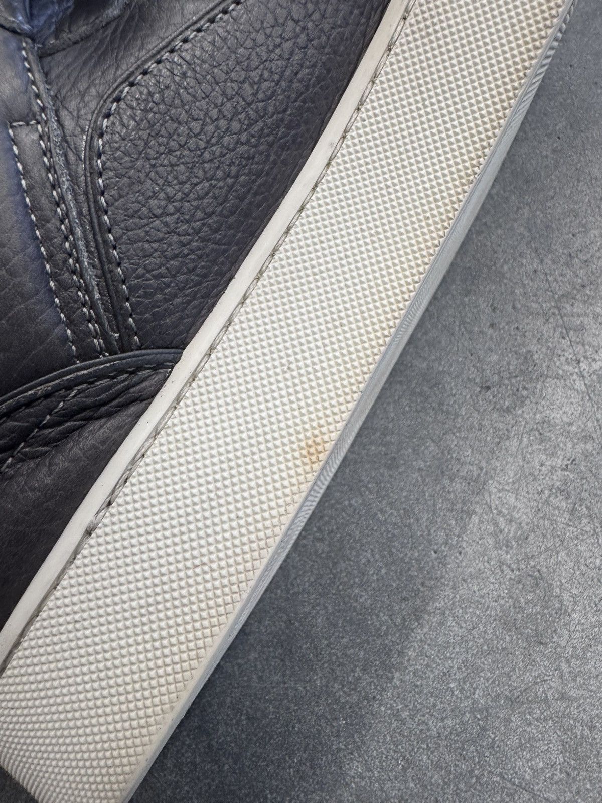 Louis Vuitton 2009 Louis Vuitton Don Kanye West Anthracite Size LV 7 US 8 Size US 8 / EU 41 - 12 Thumbnail