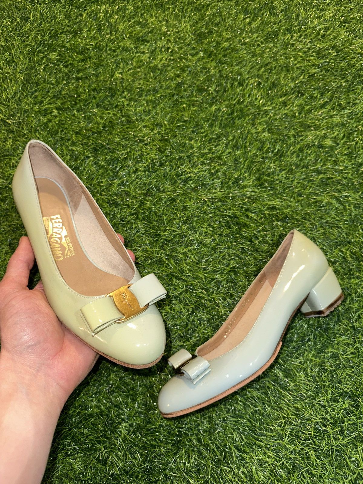 Salvatore Ferragamo Salvatore ferragamo bow shoes size 8 Size US 8 / IT 38 - 1 Thumbnail