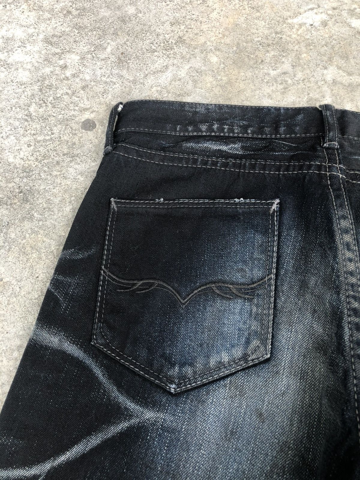 GOSTAR DE FUGA Japanese Fuga Distressed Jeans Slim Size US 30 / EU 46 - 16 Thumbnail
