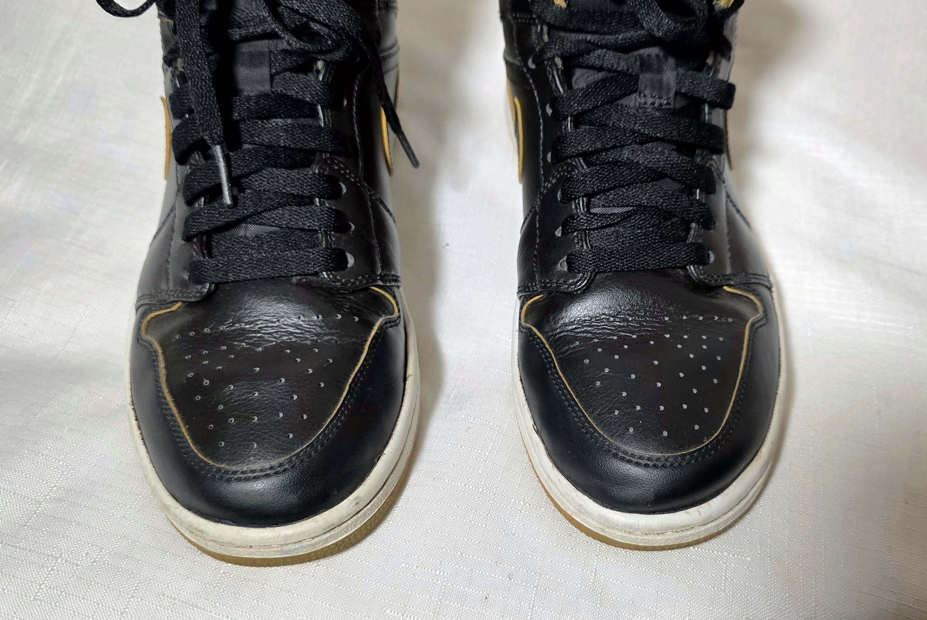 Jordan Brand Nike X Air Jordan 1 Mid Black Retro OG 2015 554724-042 8.5 Size US 8.5 / EU 41-42 - 5 Thumbnail