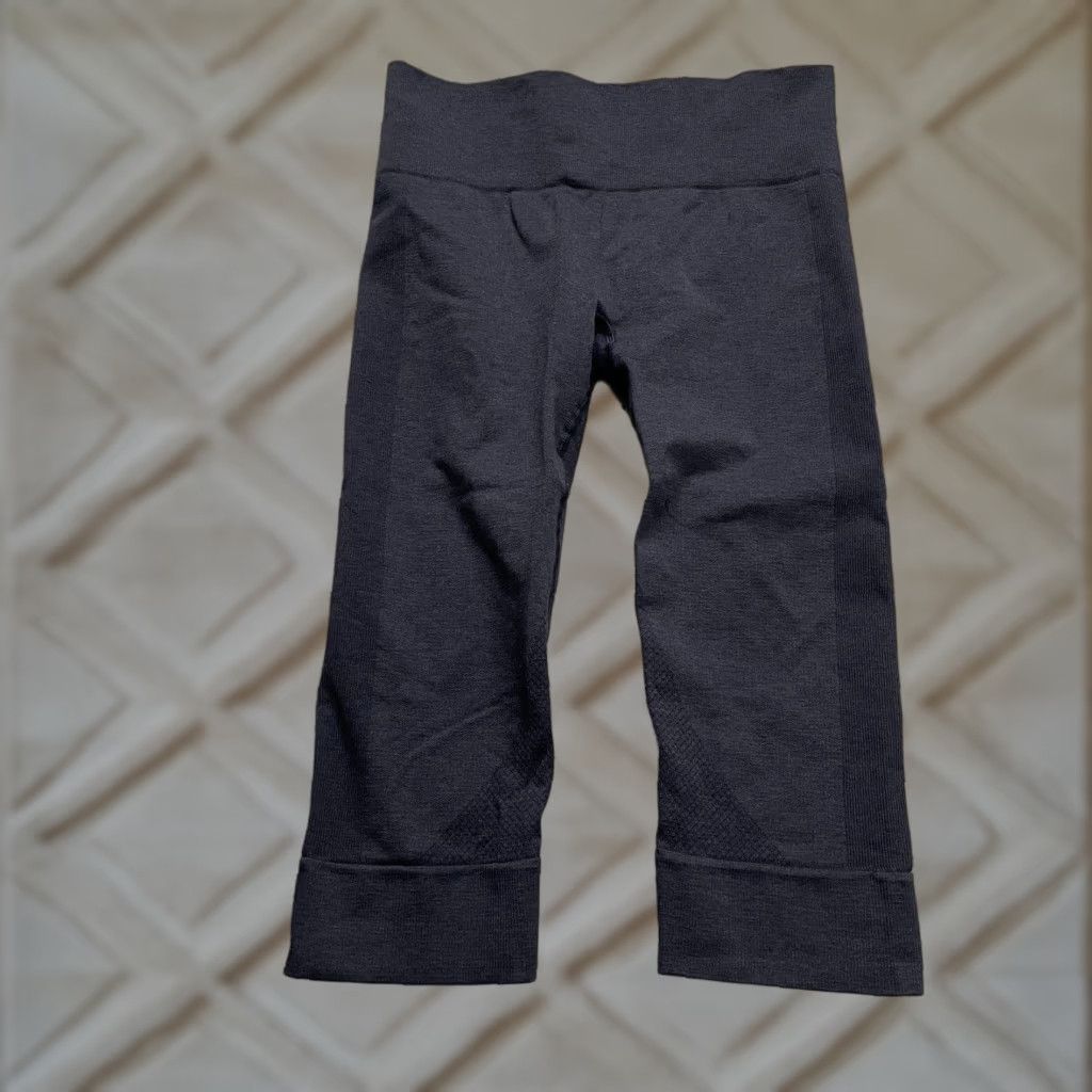 Lululemon Lululemon Leggings Women 2XS Blue Capri Slim Stretch Activewear Yoga Gym Womens Size 24" / US 00 / IT 34 - 1 Thumbnail