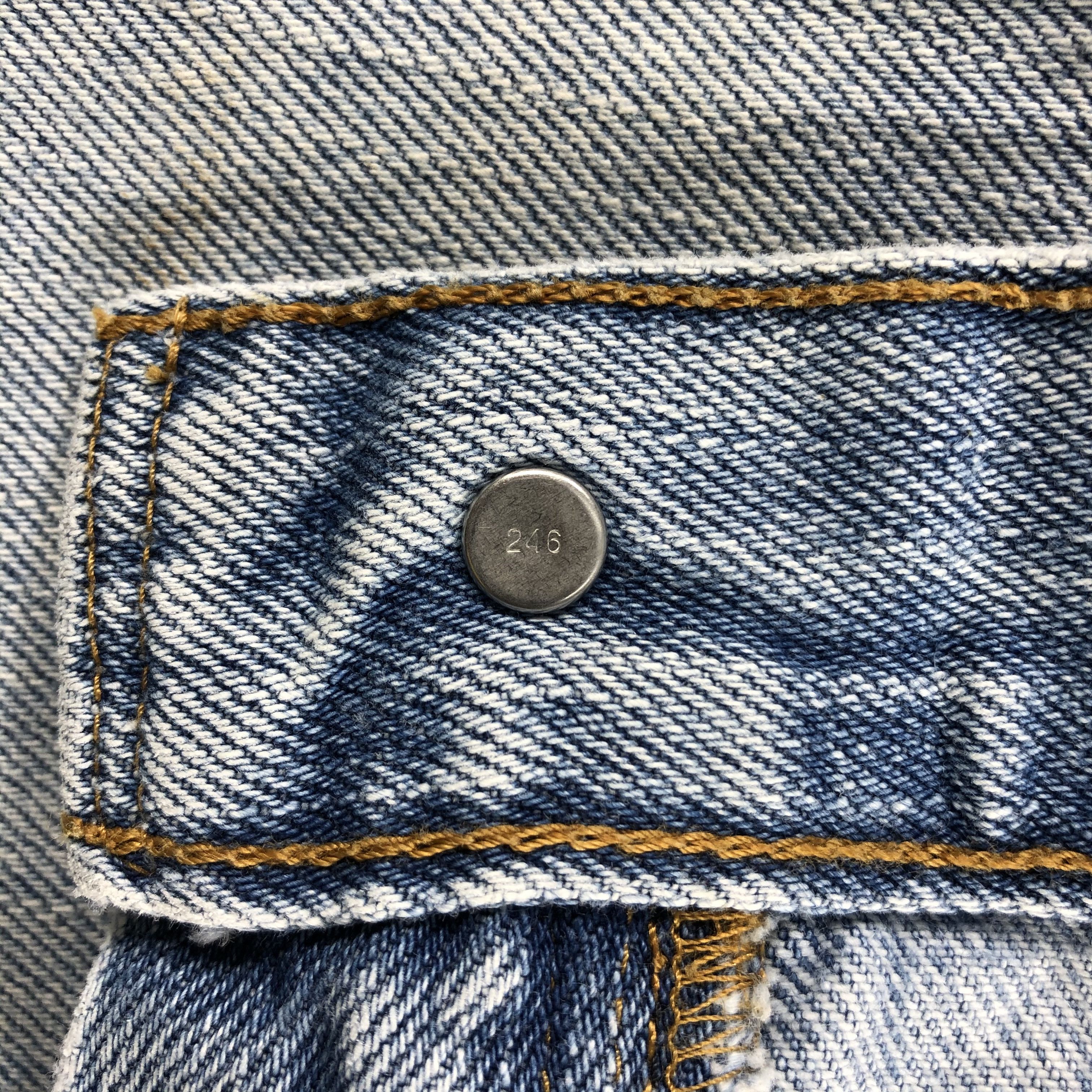 Levi's Vintage Levis 550 Jeans Medium Wash Denim KJ833 Size US 35 - 10 Thumbnail