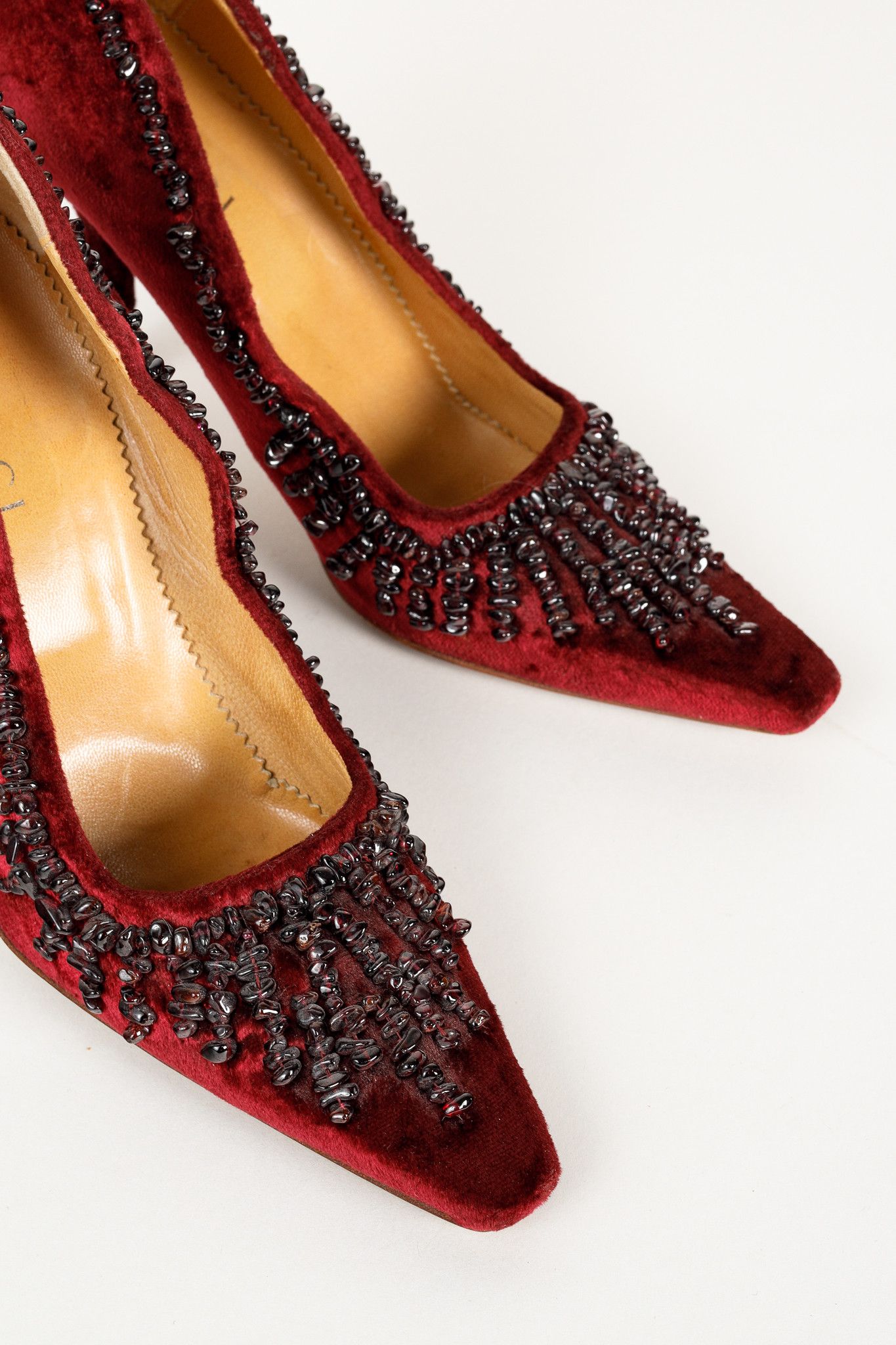 Gucci Gucci by Tom Ford S/S 1999 Velvet Onyx Embellished Pumps Size US 7 / IT 37 - 6 Thumbnail