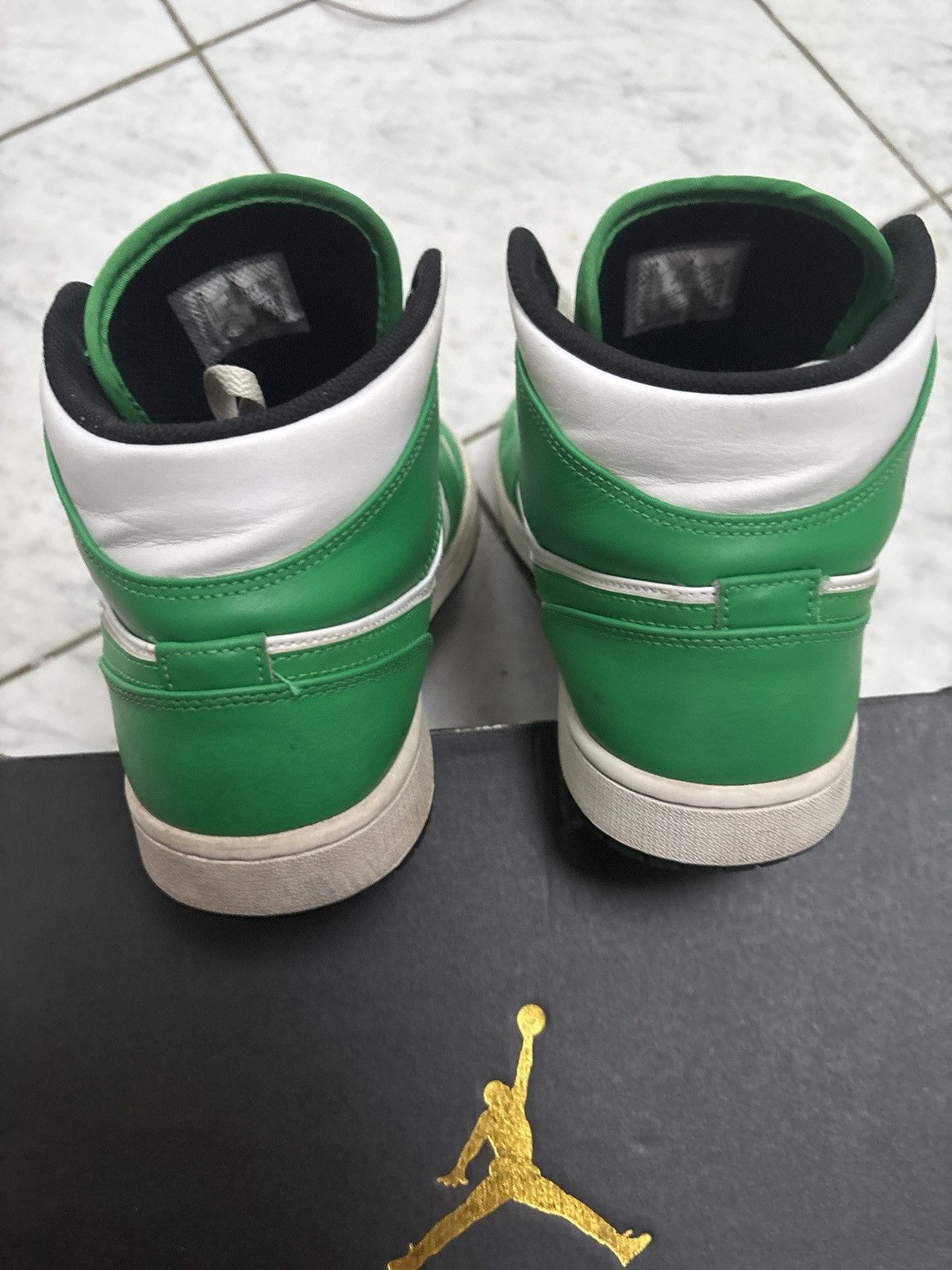 Nike Jordan 1 Mid Lucky Green Size US 11 / EU 44 - 2 Thumbnail