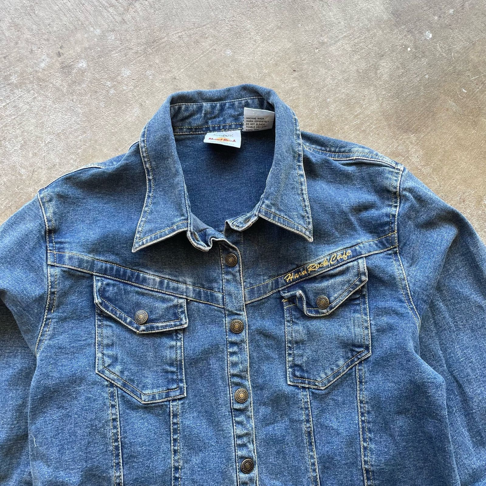 Vintage VINTAGE HARD ROCK CAFE COTTON DENIM JACKET WOMENS SMALL Size S / US 4 / IT 40 - 2 Thumbnail