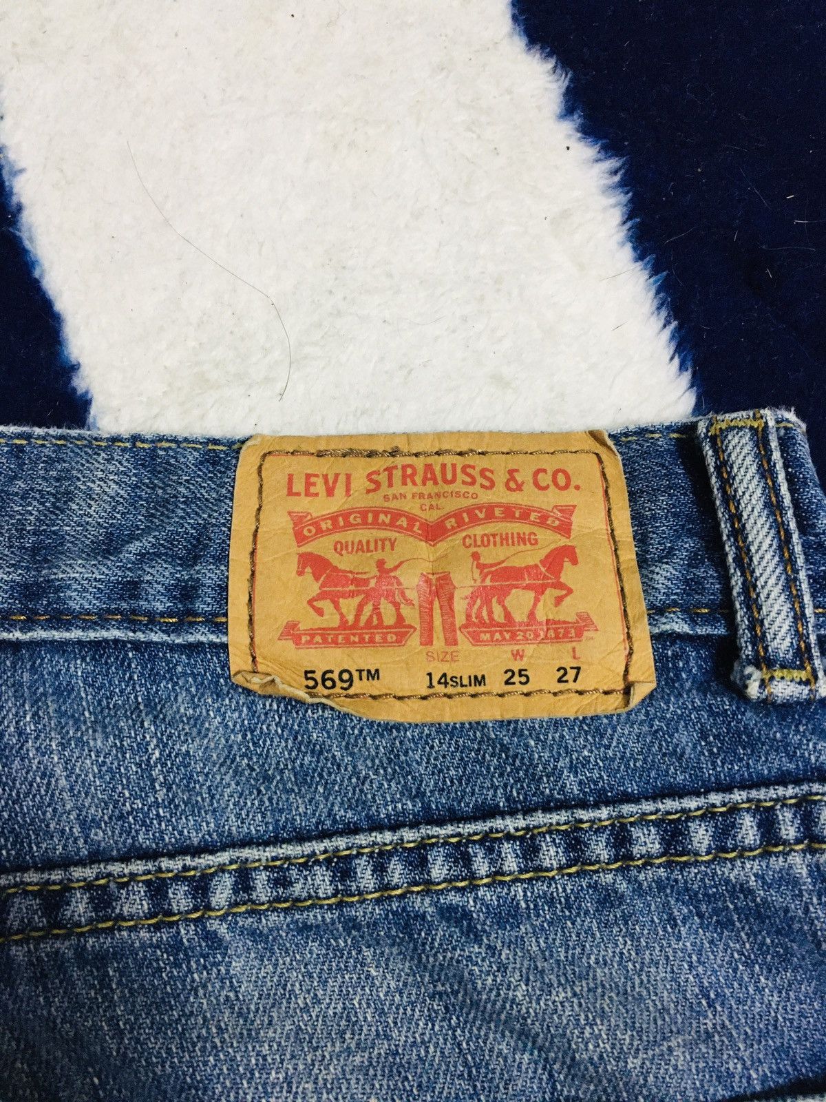 Hypebeast × Levi's Levis Lot569 Loose Straight Jeans (16) Size US 26 / EU 42 - 3 Thumbnail