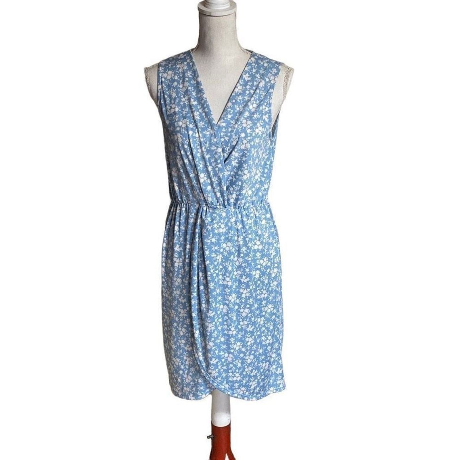 Other Gilli light Blue & White Floral Wrap Midi Dress Size Medium Size M / US 6-8 / IT 42-44 - 1 Thumbnail