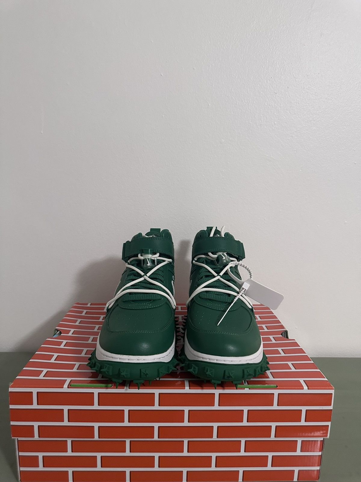 Nike × Off-White Nike Off-White x Air Force 1 Mid Pine Green Size US 10.5 / EU 43-44 - 4 Thumbnail