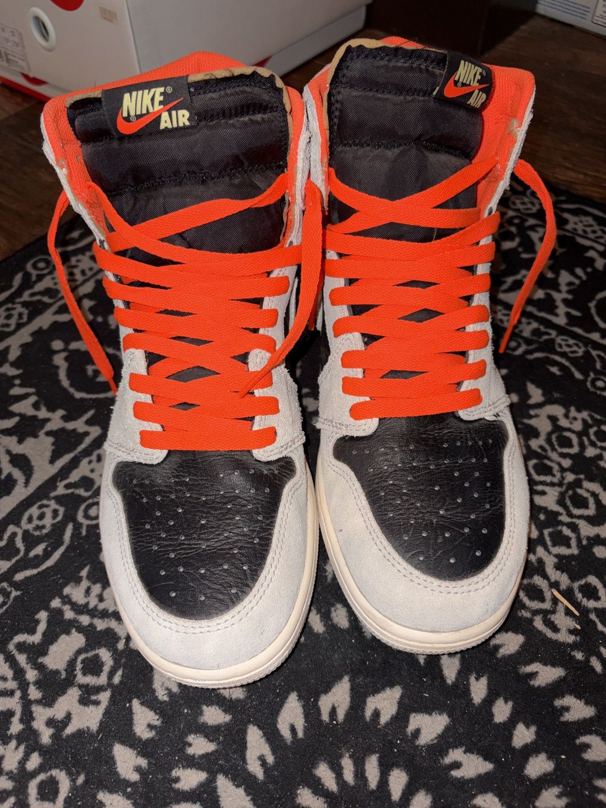 Jordan Brand 2019 Nike Air Jordan 1 Retro High OG Neutral Sneakers Grey Size US 11.5 / EU 44-45 - 4 Thumbnail