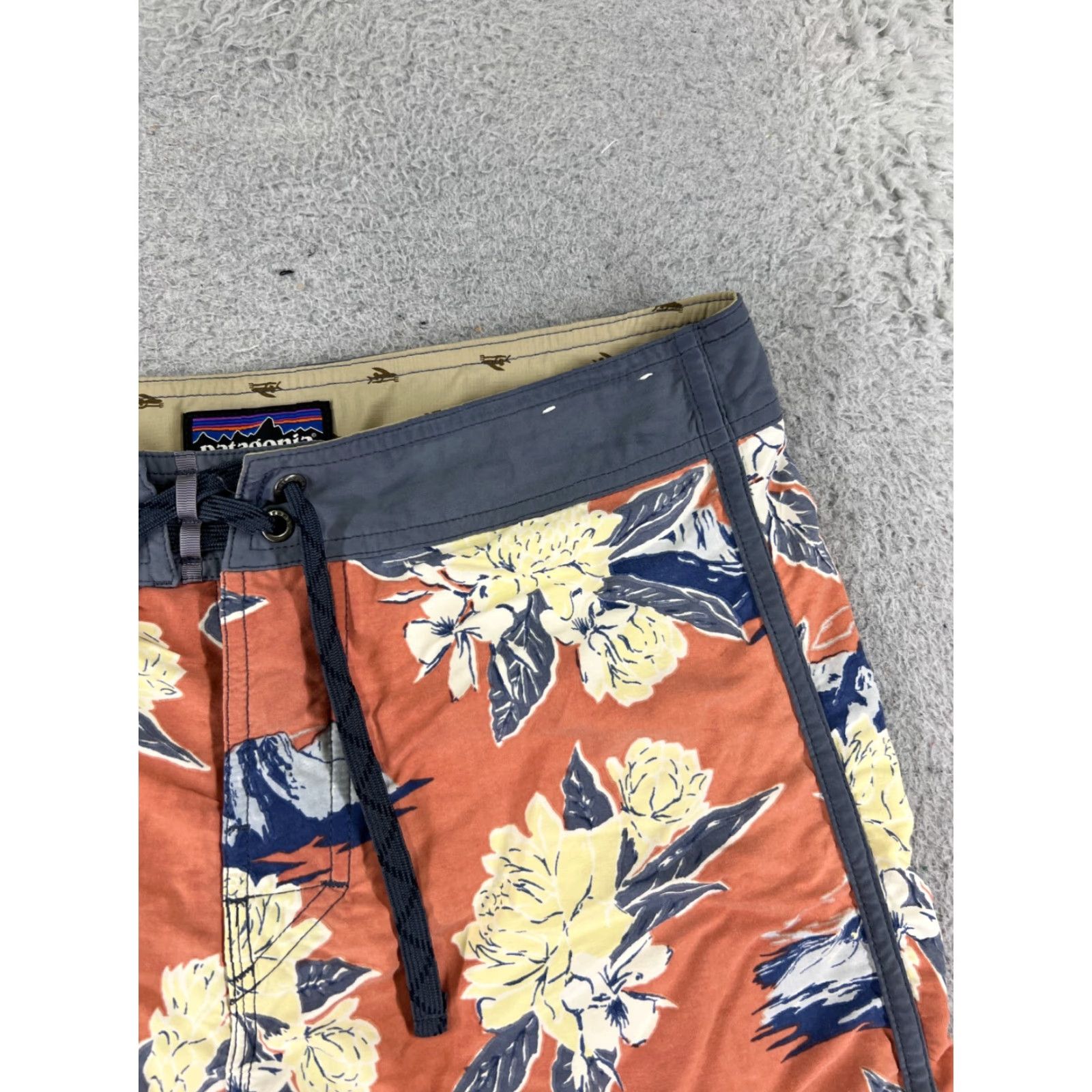 Patagonia Patagonia Mens Board Shorts Bottom 30 Orange Floral Scallop Hem Wavefarer Trunks Nylon Blended Fabric Pockets Drawstring Beach Surfing Size US 30 / EU 46 - 5 Thumbnail