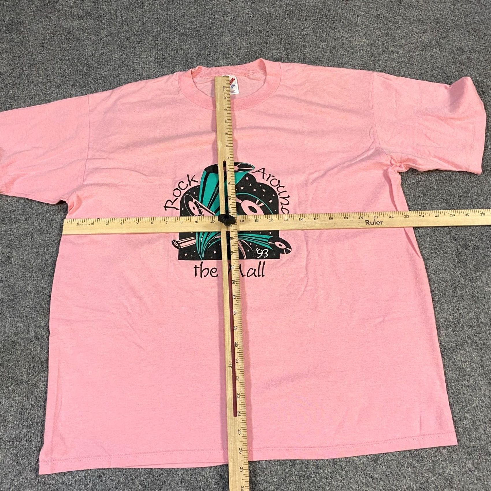 Vintage VINTAGE American Vintage Rock Around the Mall T-shirt XL Pink Crew Neck Short Sleeve Unisex Adults 1980s Retro Concert Graphic Print Girls Womens Mens Size US XL / EU 56 / 4 - 2 Thumbnail
