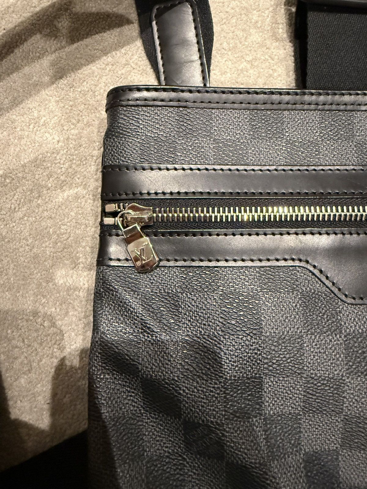 Louis Vuitton Louis Vuitton Thomas Shoulder Bag Black Canvas Size ONE SIZE - 6 Thumbnail