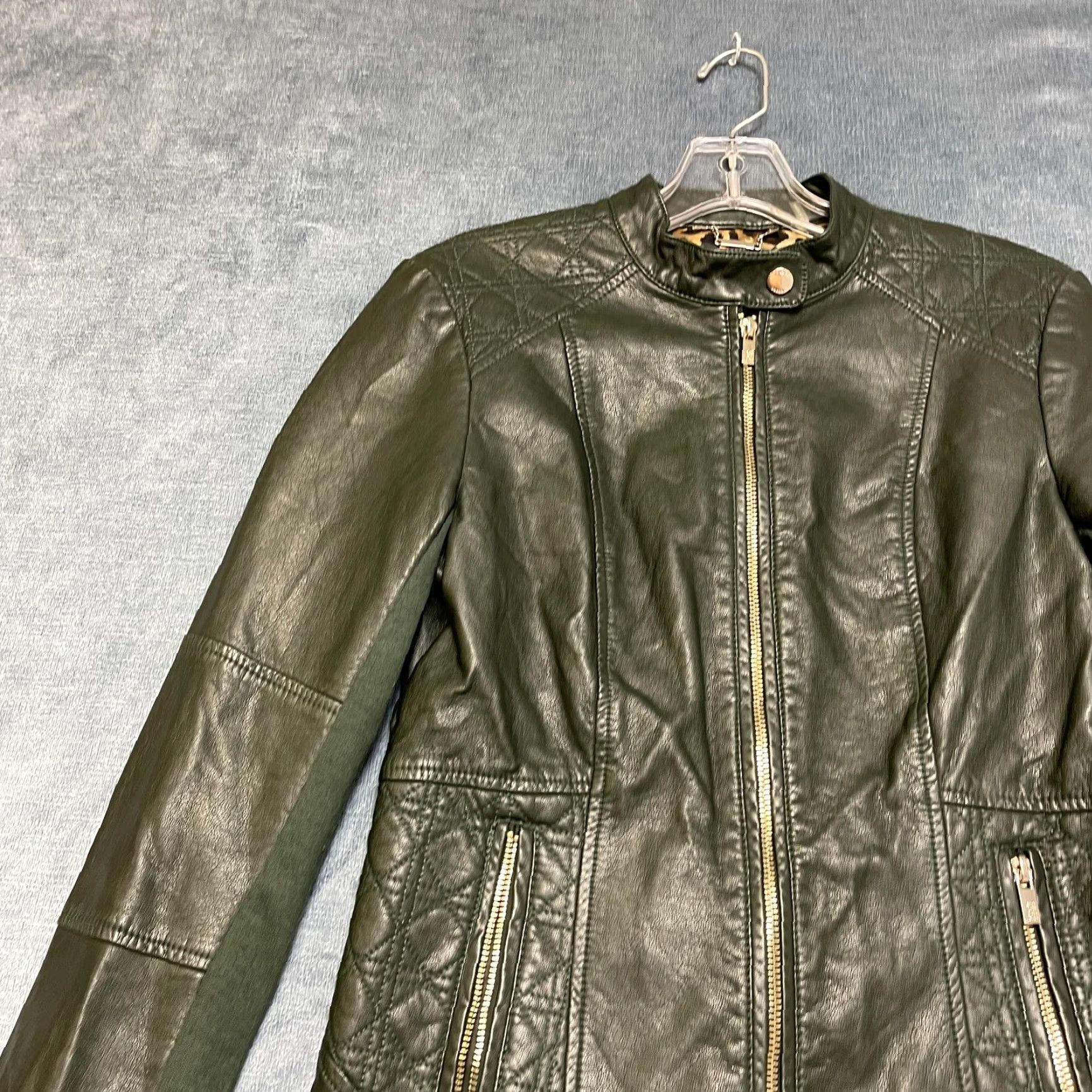VINTAGE Black Rivet Olive Green Faux Leather Motorcycle Jacket Womens XS Lined Full Zip Green Olive?