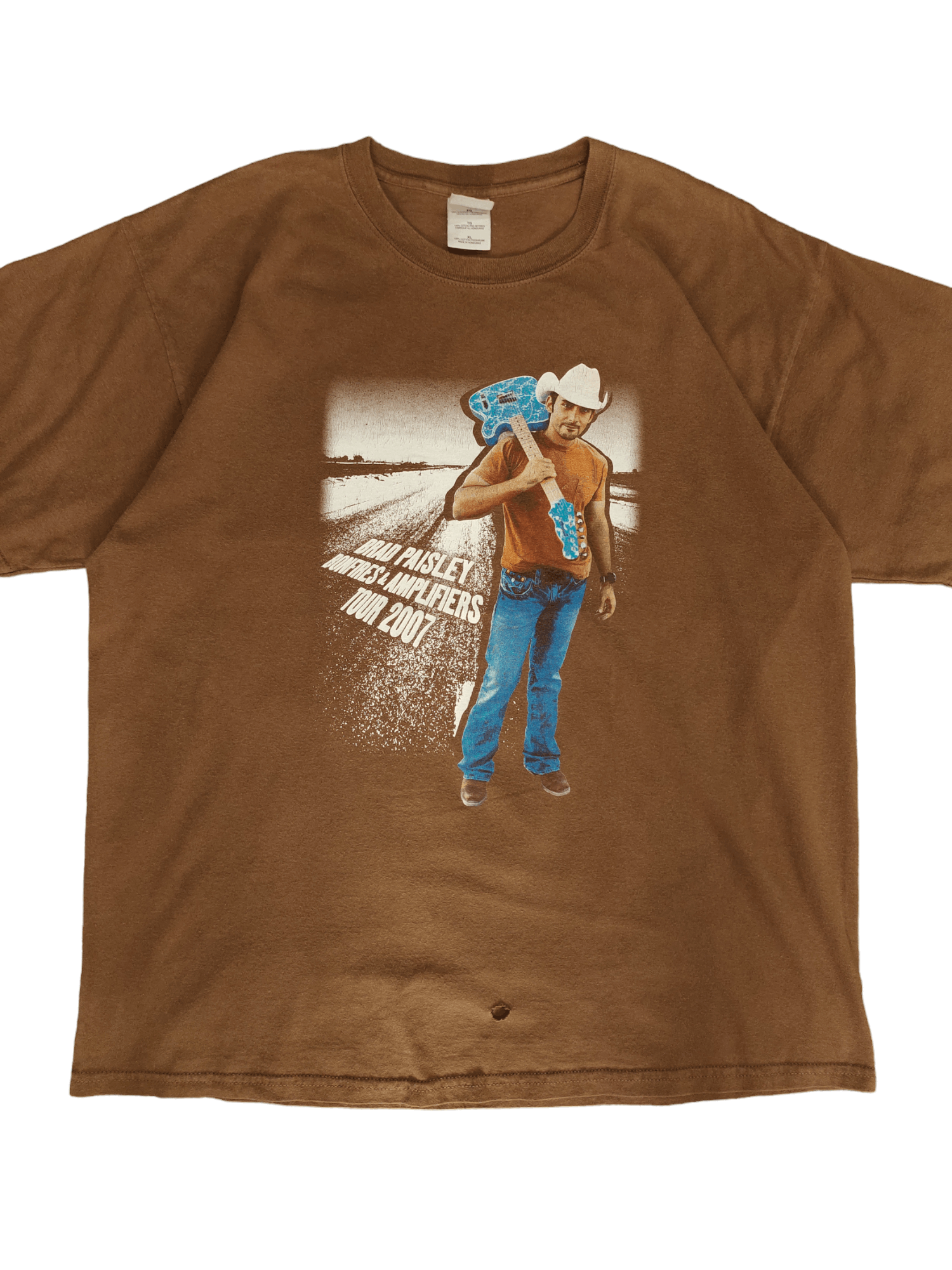 Band Tees Vintage 00s Brad Paisley Bonfire & Amplifiers Tour T-Shirt Size US XL / EU 56 / 4 - 1 Thumbnail