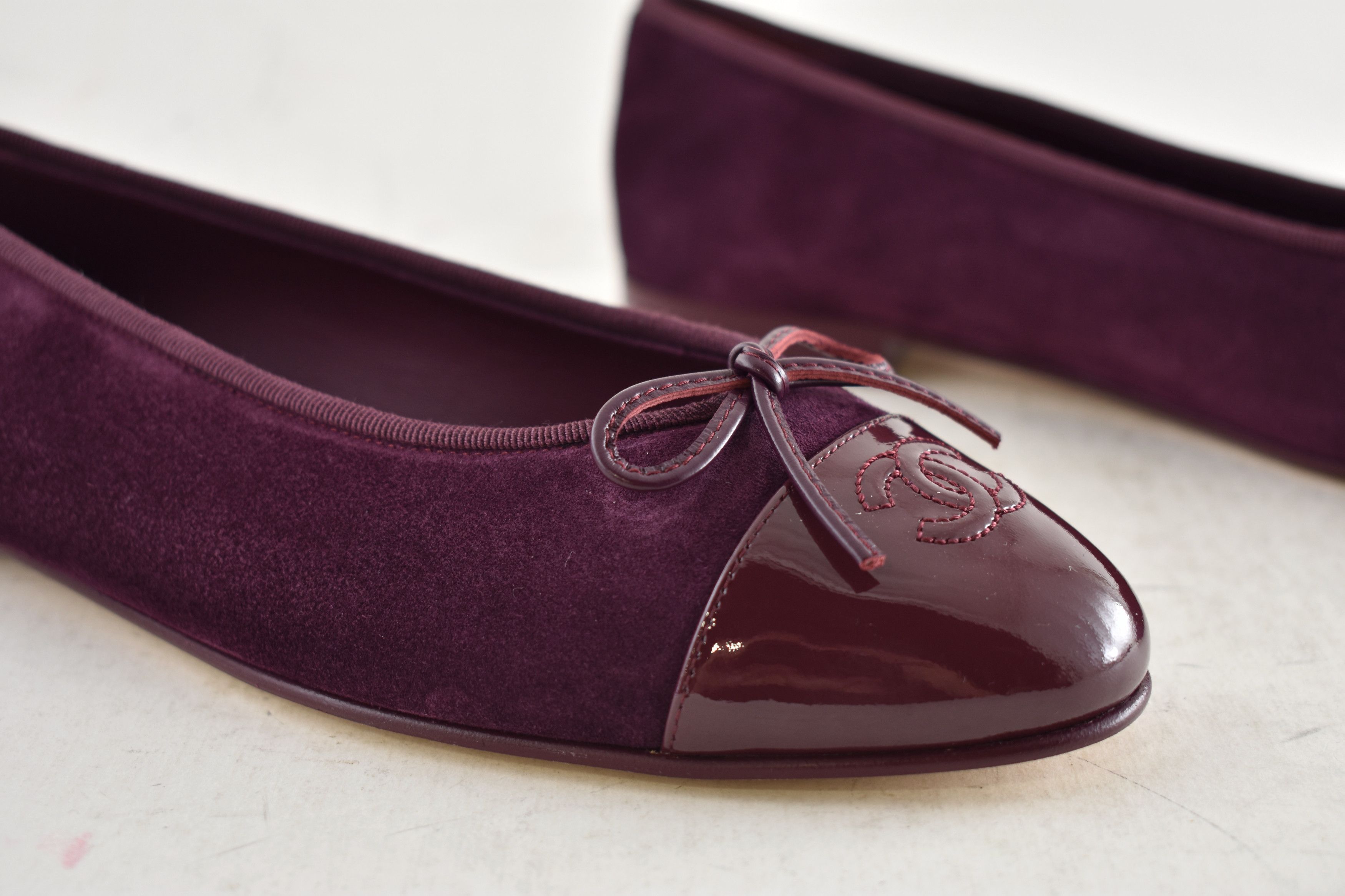 Chanel 26A Burgundy Purple Suede CC Logo Ballet Ballerina Flat 41 Size US 11 / IT 41 - 7 Thumbnail
