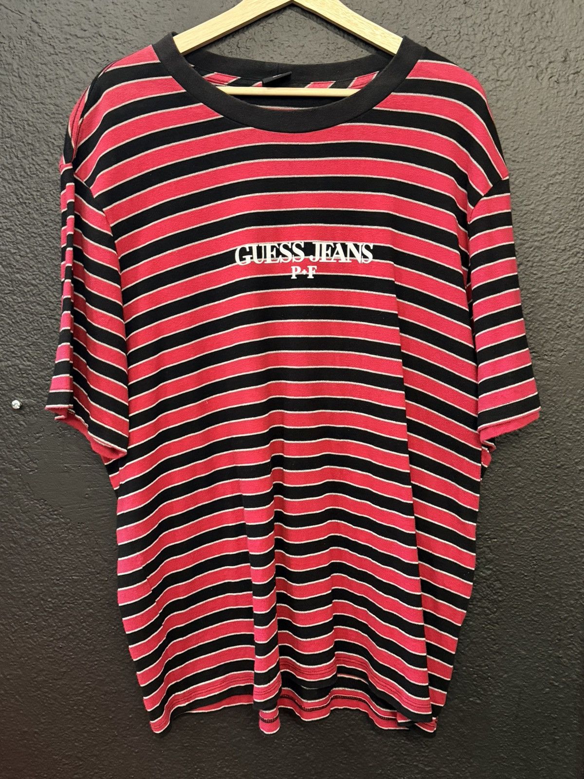 Vintage Vintage Guess Jeans T Shirt Size US XL / EU 56 / 4 - 1 Thumbnail