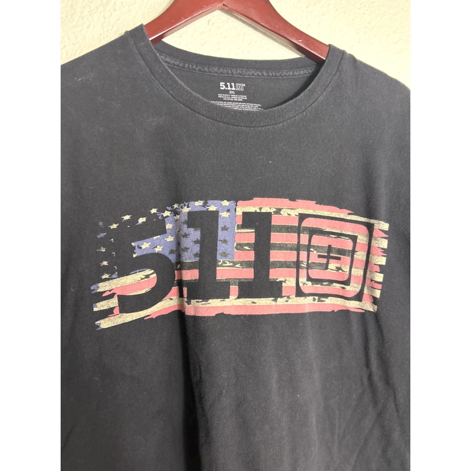 Vintage VINTAGE? (No) 5.11 Tactical Mens 2XL Short Sleeve T-Shirt Black USA Flag Shirt Mens Black 2XL USA flag 5.11 Tactical Shirt Size US XXL / EU 58 / 5 - 4 Thumbnail