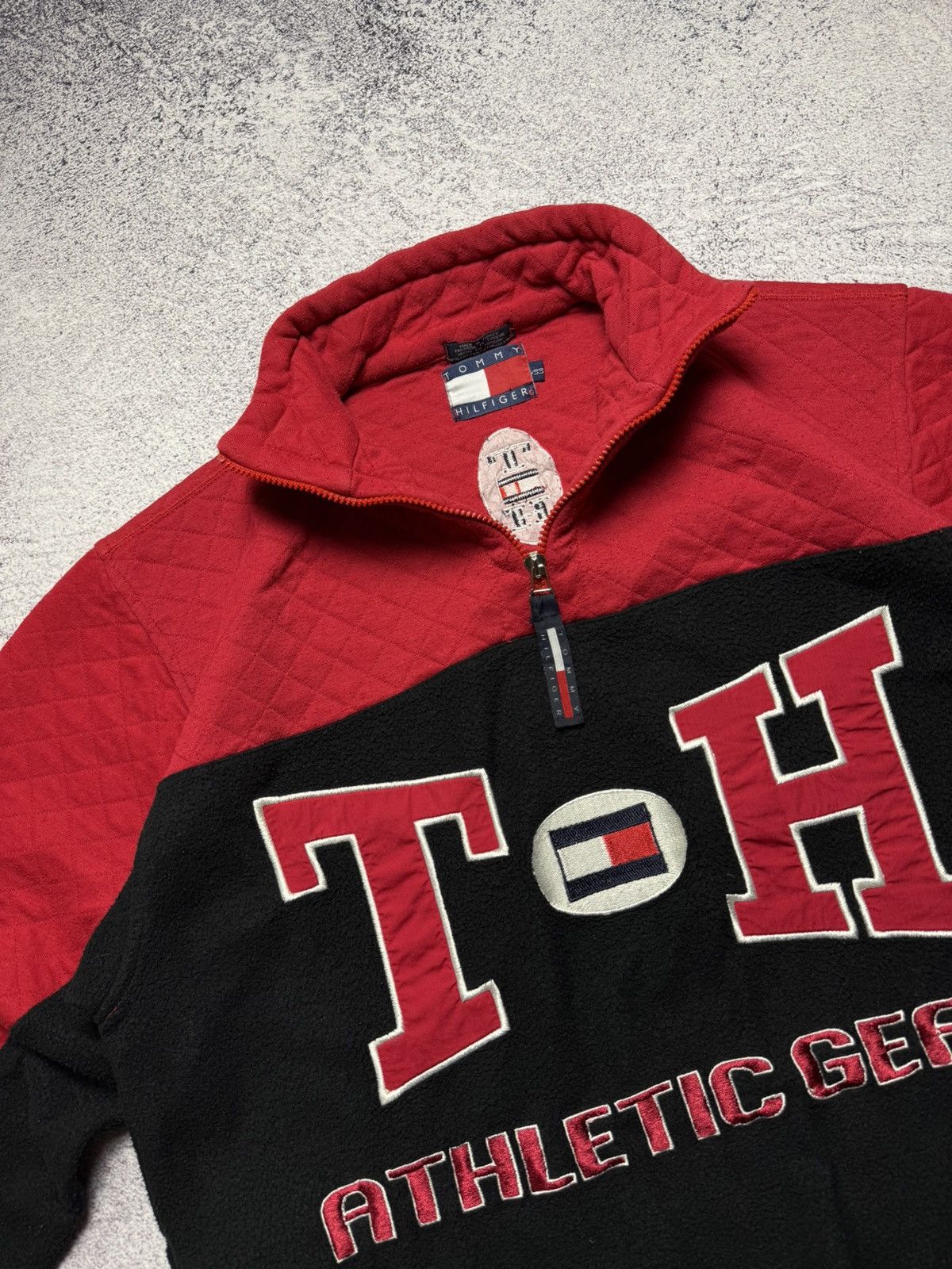Tommy Hilfiger Rare Tommy Hilfiger Half Zip Fleece Sweatshirt Vintage Style Size US L / EU 52-54 / 3 - 8 Thumbnail