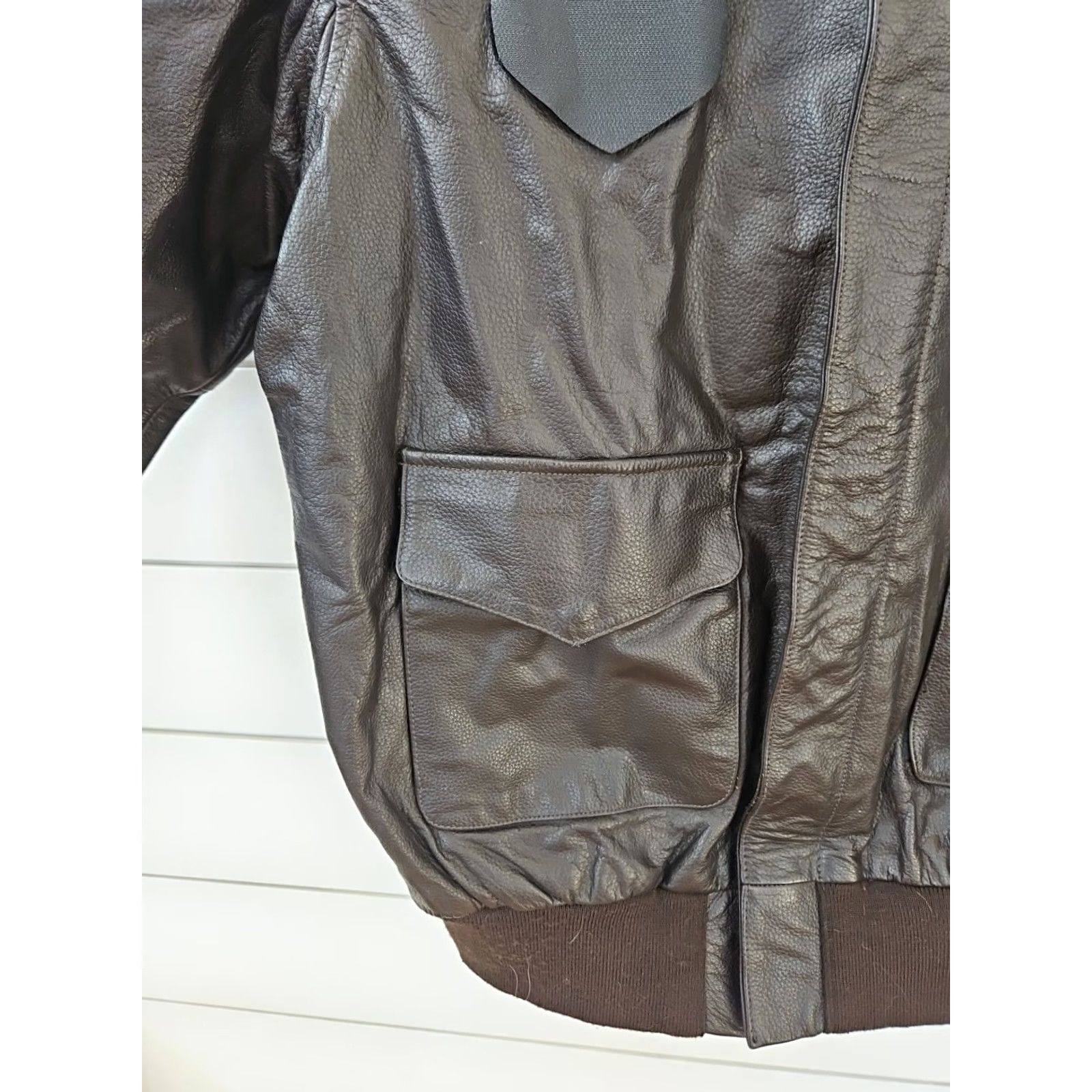 Vintage VINTAGE Avirex Air Force Bomber Jacket Coat Mens 44 Long Leather Army Flight Zipper Brown Jacket Size US S / EU 44-46 / 1 - 5 Thumbnail
