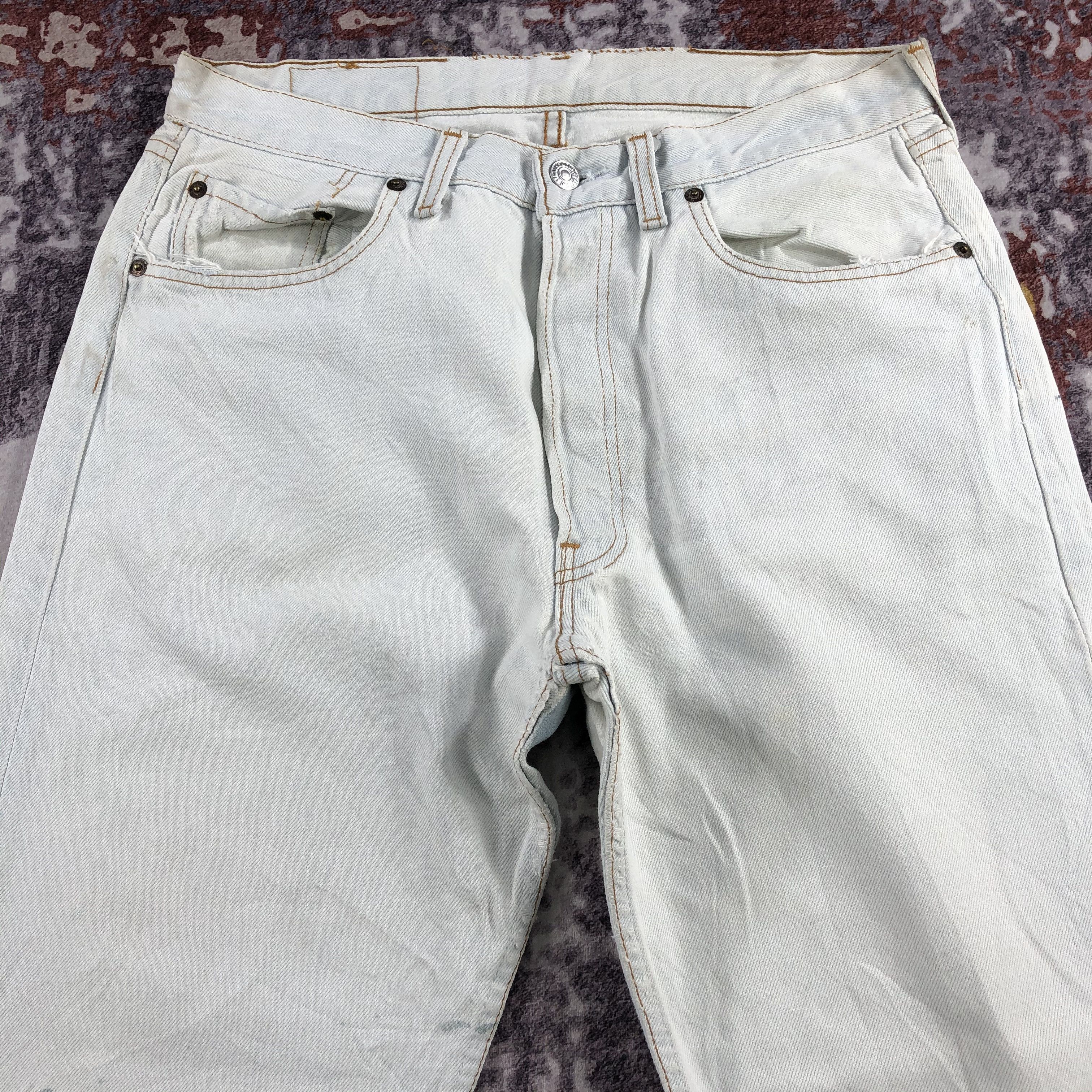 Levi's × Vintage Vintage 90s Light Wash Levis 501 Jeans-JM2525 Size US 32 / EU 48 - 3 Thumbnail