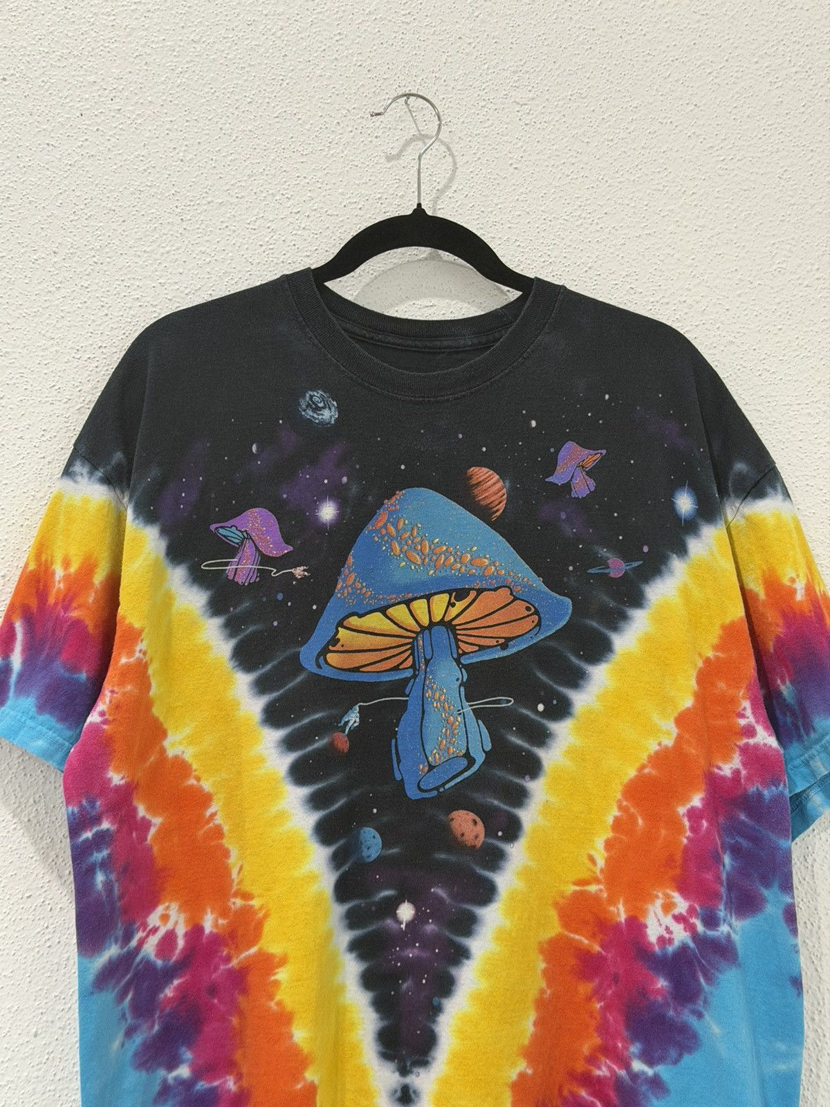 Liquid Blue VTG Liquid Blue Space Shrooms Psychedelic TieDye Tshirt XXL Size US XXL / EU 58 / 5 - 2 Thumbnail