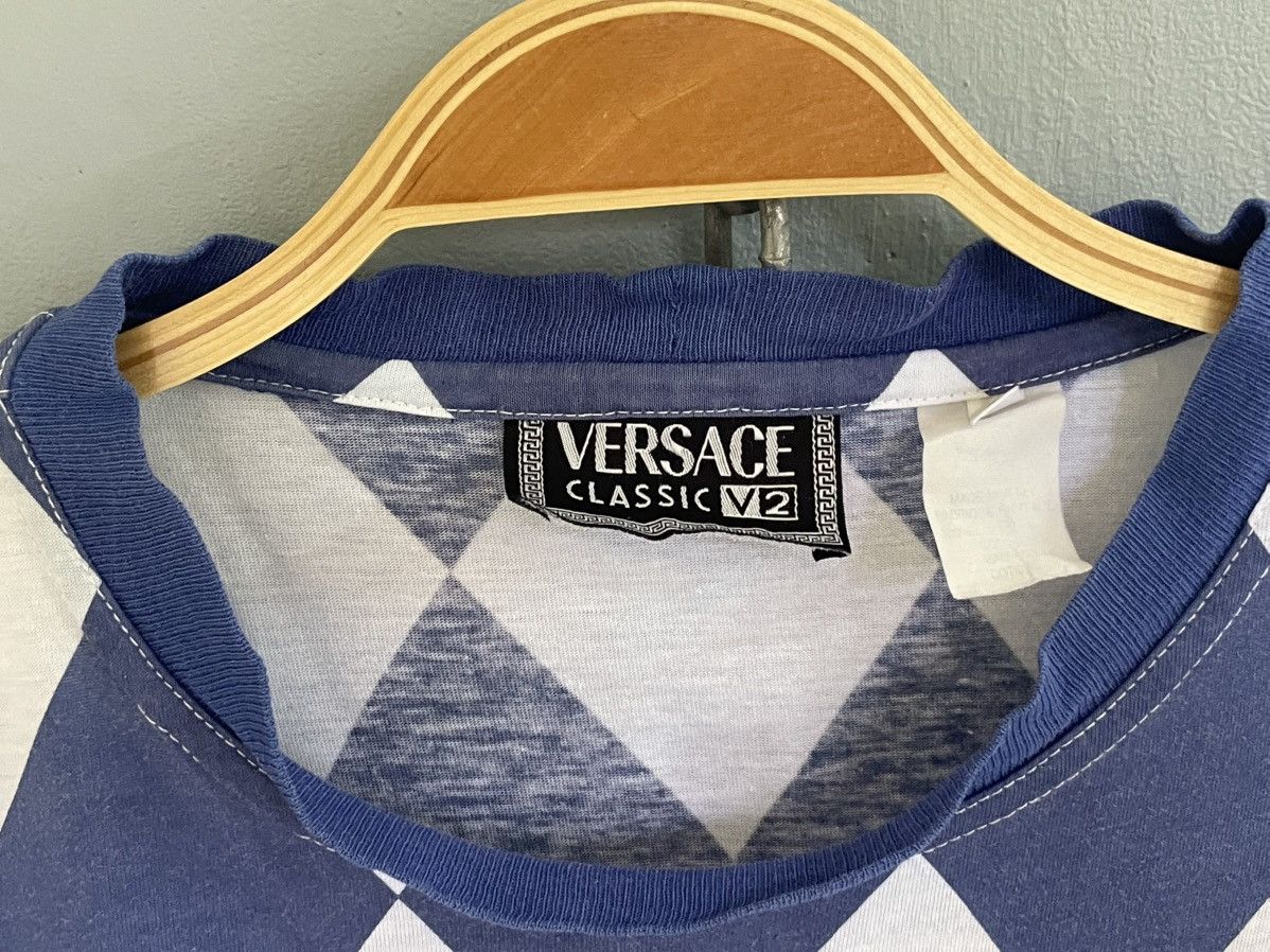 Versace Vintage Versace Classic V2 checker t shirt Size US S / EU 44-46 / 1 - 6 Thumbnail
