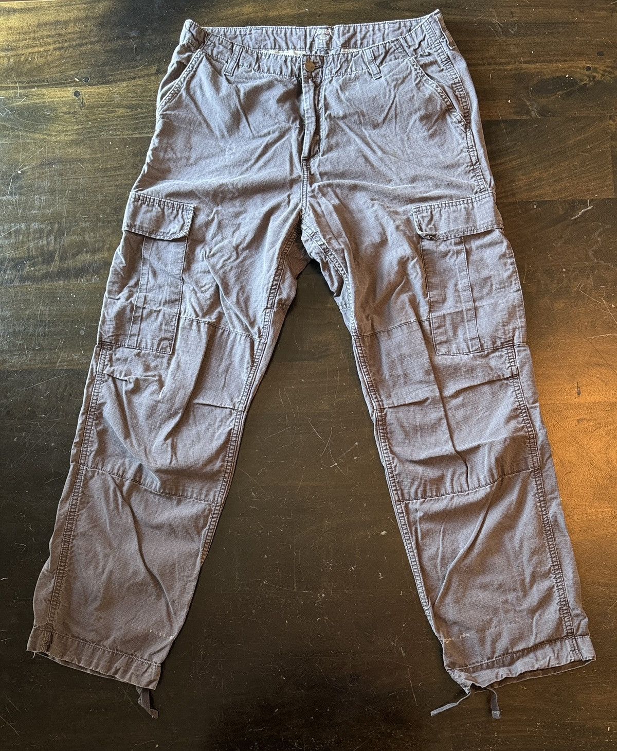 Carhartt Wip Carhartt WIP grey cargo pants size 34/32 Size US 34 / EU 50 - 1 Thumbnail