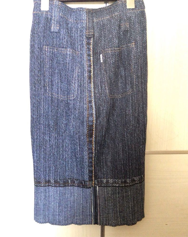 Issey Miyake Issey Miyake size:3 Blue denim skirt Size 22" - 2 Thumbnail