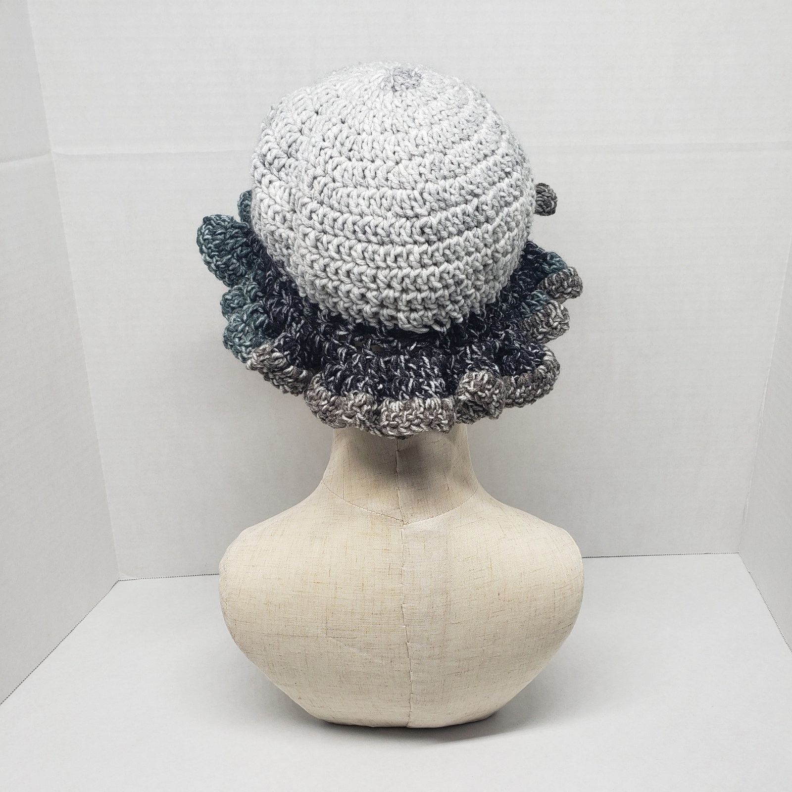 Handmade Handmade Crochet Ruffle Hat Gray Bucket Slouchy Beanie Boho Size ONE SIZE - 11 Thumbnail