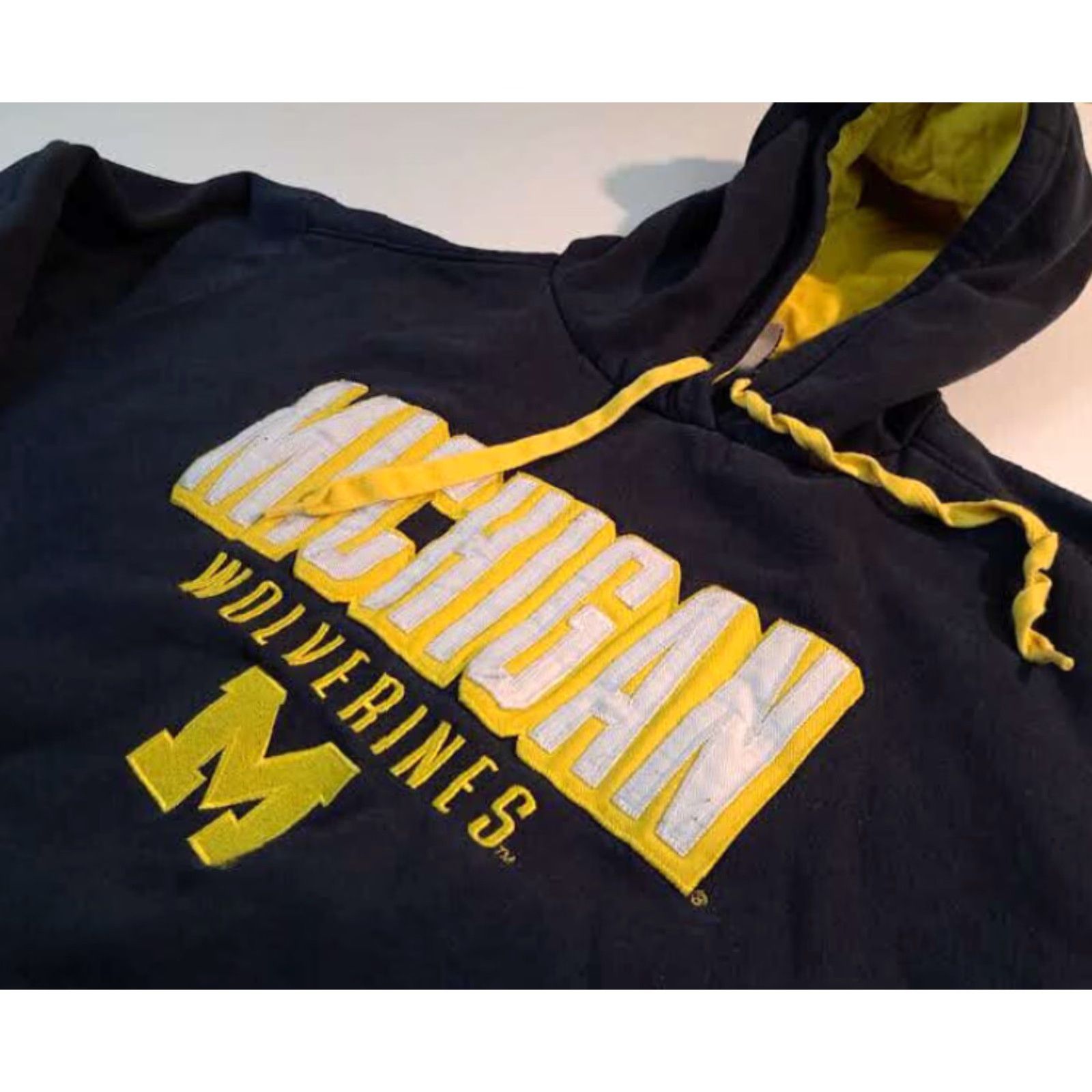 Champion VINTAGE Michigan Wolverines Champion Hooded Sweatshirt Jacket Size US XL / EU 56 / 4 - 4 Thumbnail