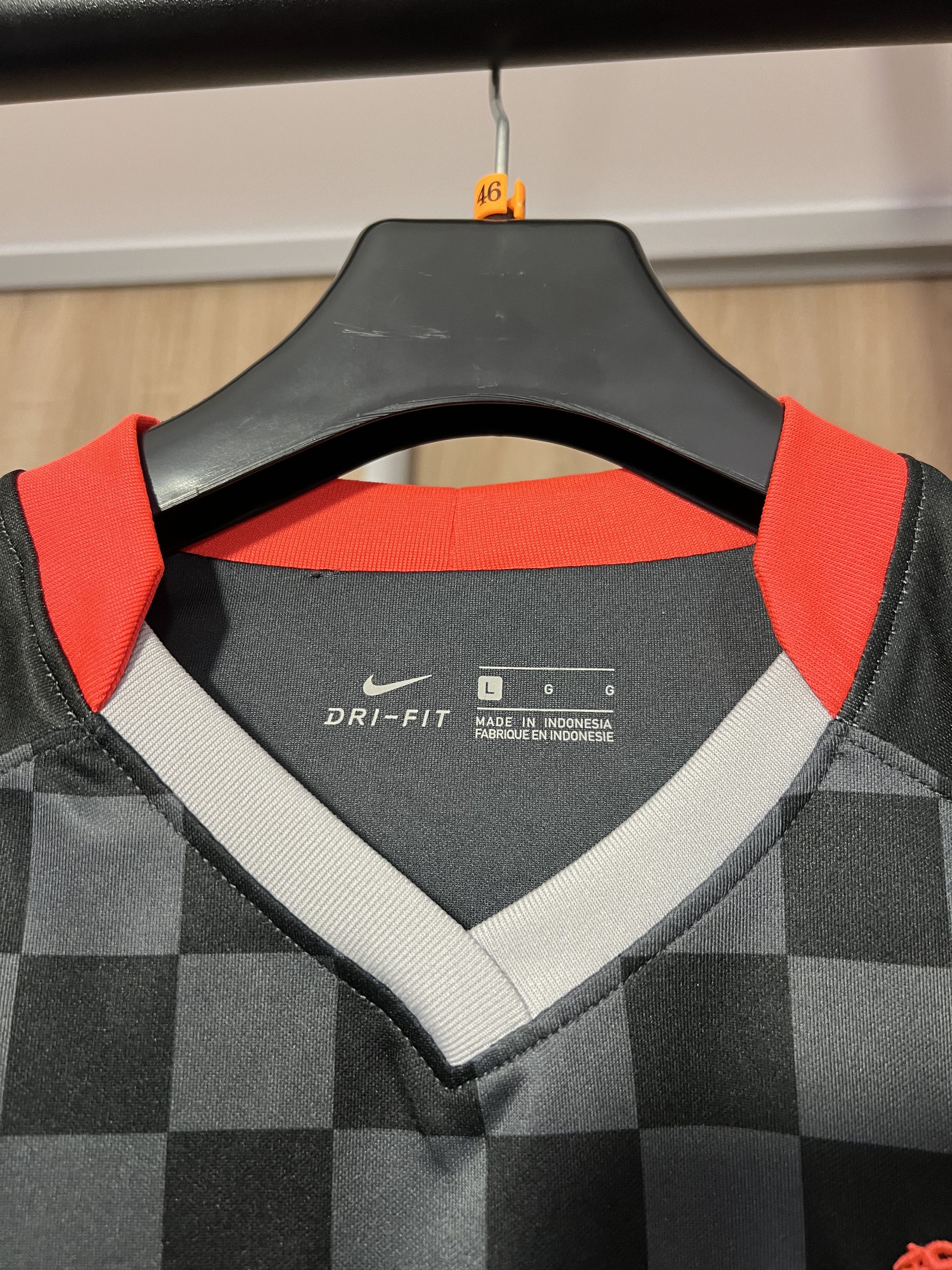 Nike Liverpool 20/21 away shirt #26 Robertson Size US L / EU 52-54 / 3 - 3 Thumbnail