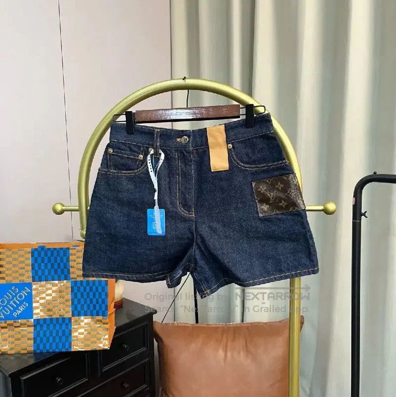 Louis Vuitton Louis Vuitton Blue Denim Women's Shorts . Size 28" / US 6 / IT 42 - 1 Thumbnail