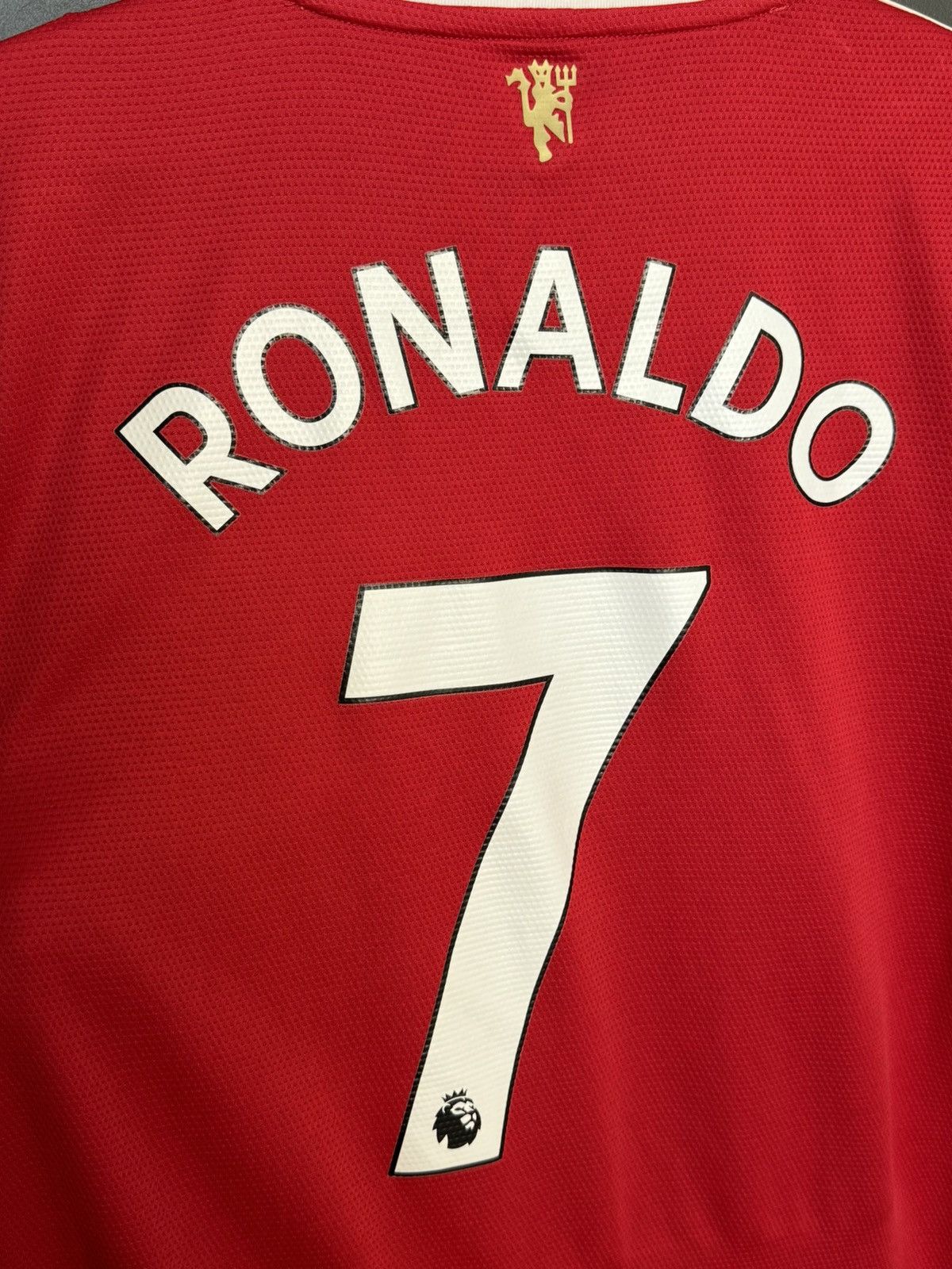 Adidas Manchester United 21/22 Home Ronaldo Football Jersey Size US S / EU 44-46 / 1 - 3 Thumbnail