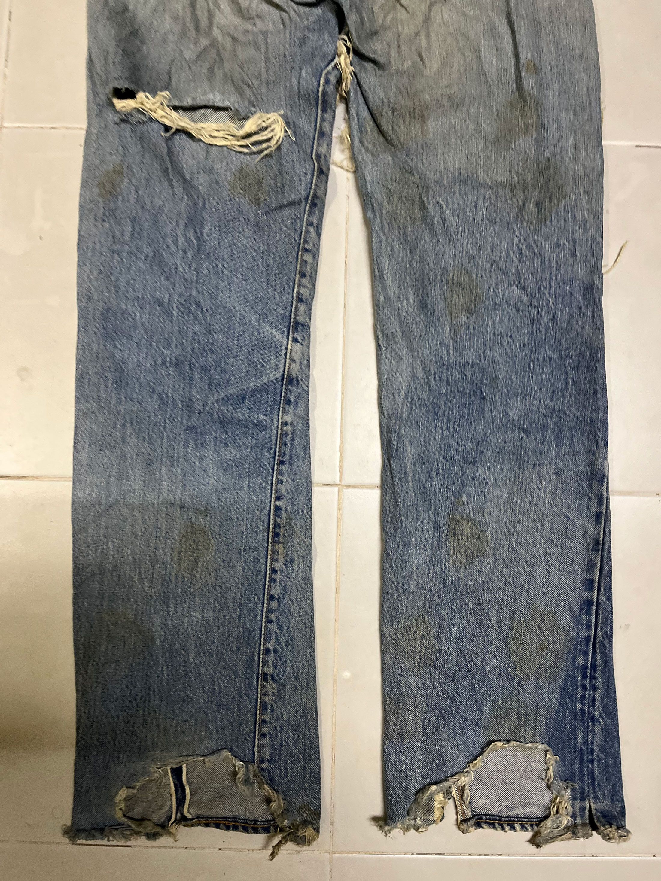 Levi's Vintage Clothing Distressed Vintage Levis 501 Selvedge Size US 28 / EU 44 - 8 Thumbnail