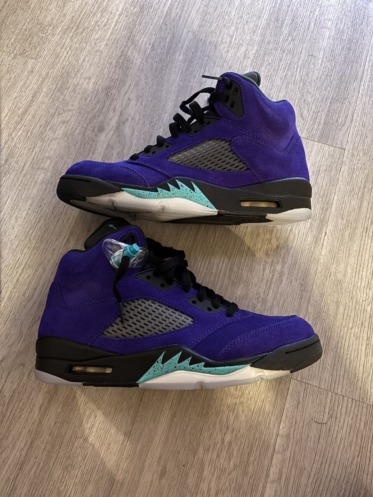 Jordan Brand Jordan 5 Alternate Grape 2020 Size US 9 / EU 42 - 1 Thumbnail