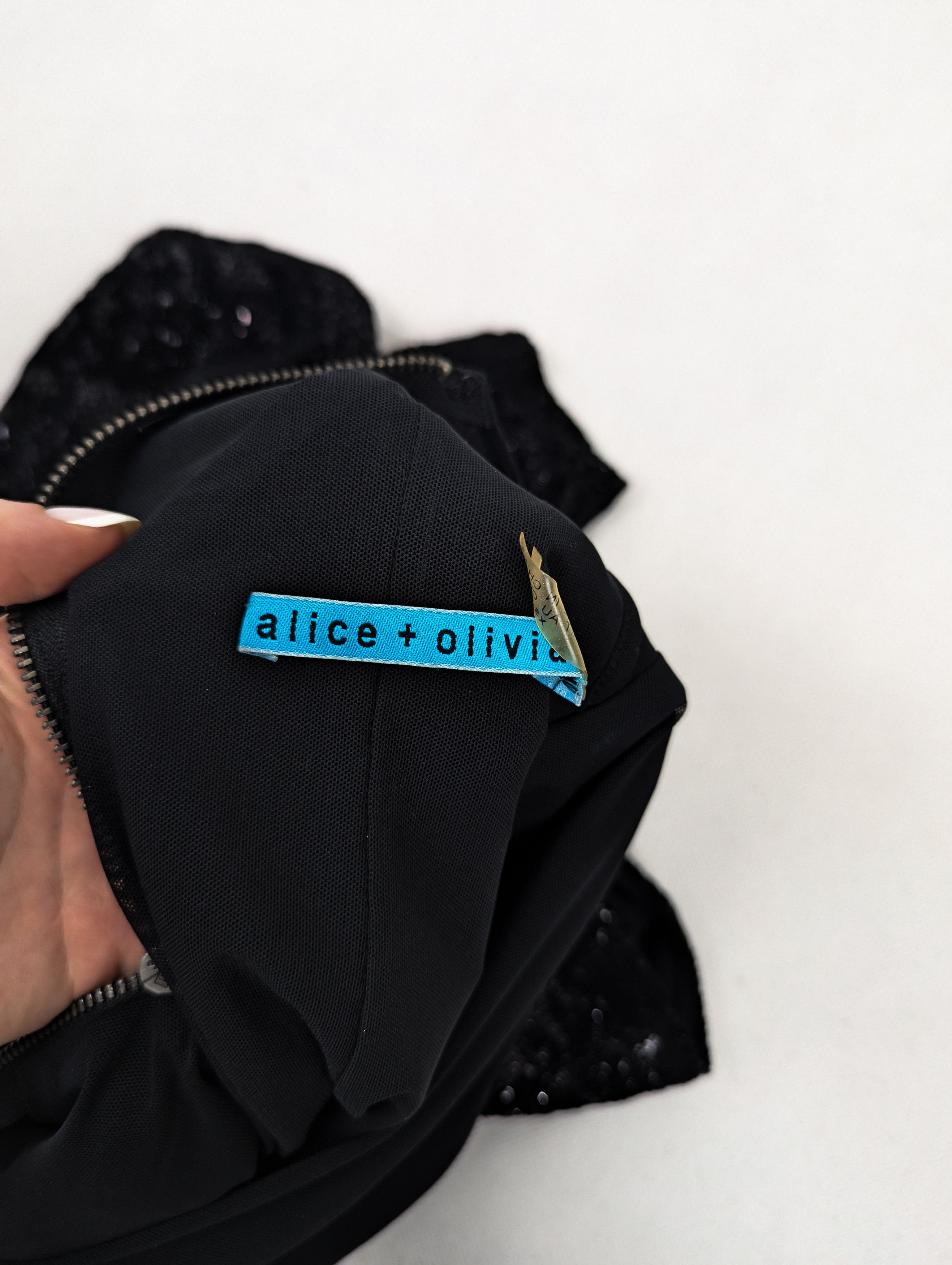 Alice + Olivia Alice + Olivia sequin black dress XS Size XS / US 0-2 / IT 36-38 - 5 Thumbnail