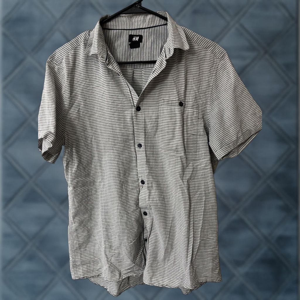 H&M H&M Shirt Adult Medium Blue And White Striped Short Sleeve Button-Up Mens Size US 31 - 1 Thumbnail